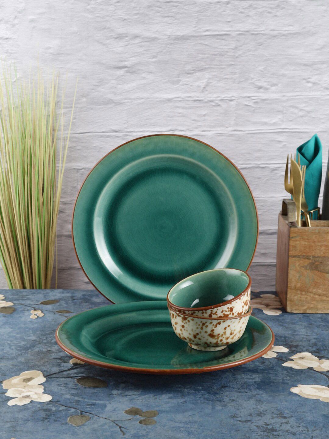 VarEesha Green & Brown 4 Pieces Ceramic Glossy Dinner Set Price in India
