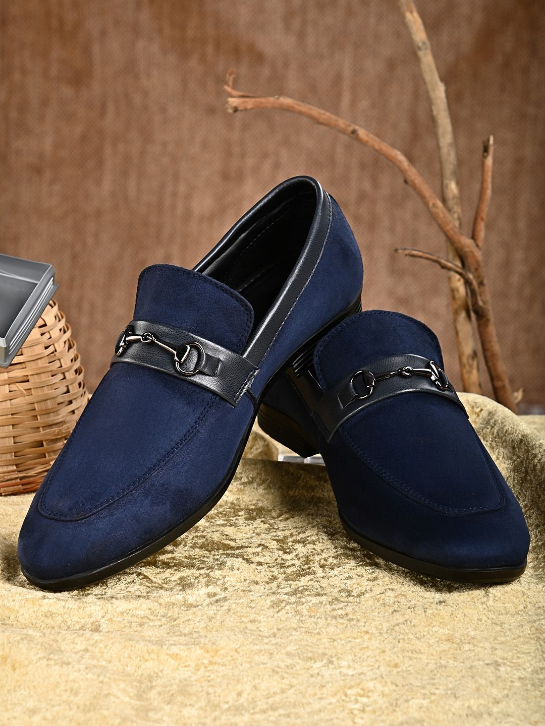 INVICTUS Men Blue Loafers