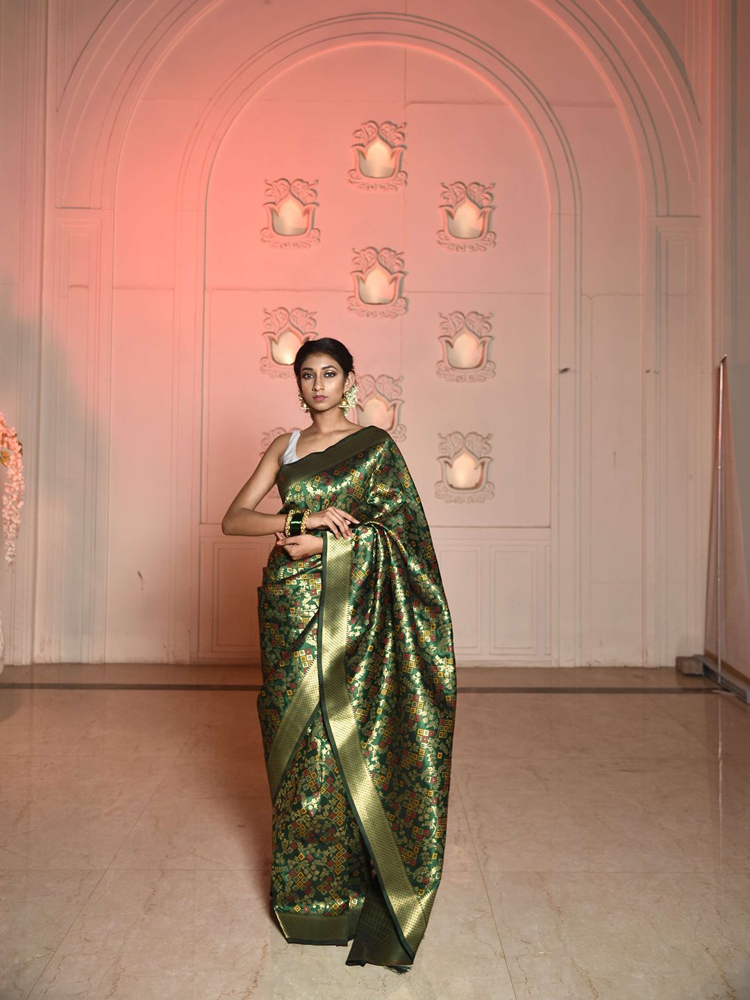 KARAGIRI Green & Gold-Coloured Floral Zari Silk Blend Banarasi Saree Price in India