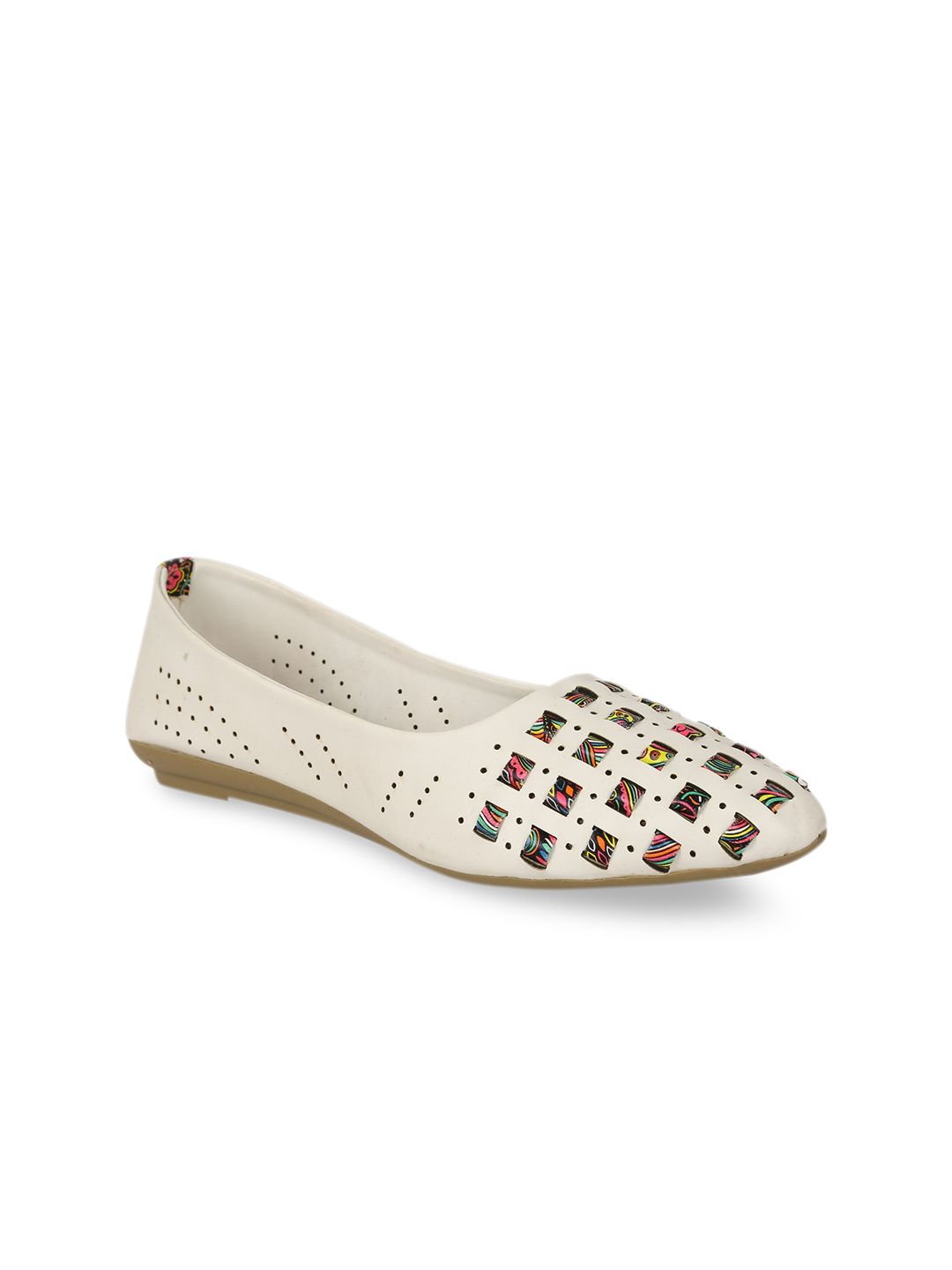 WOMENS BERRY Women White Ballerinas With Laser Cuts Flats