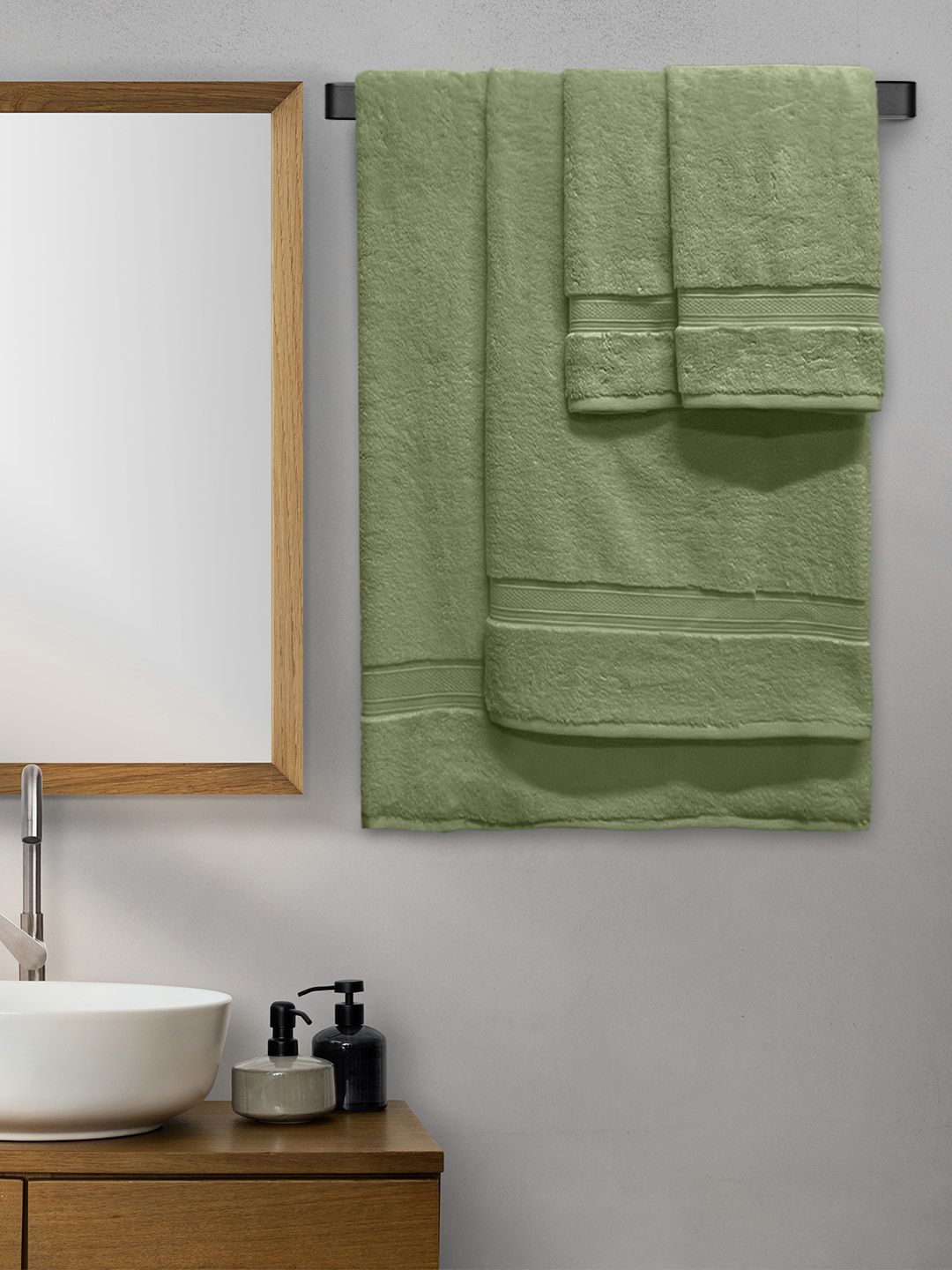 Aura Set Of 4 Olive Green Solid 600 GSM Cotton Towel Set Price in India