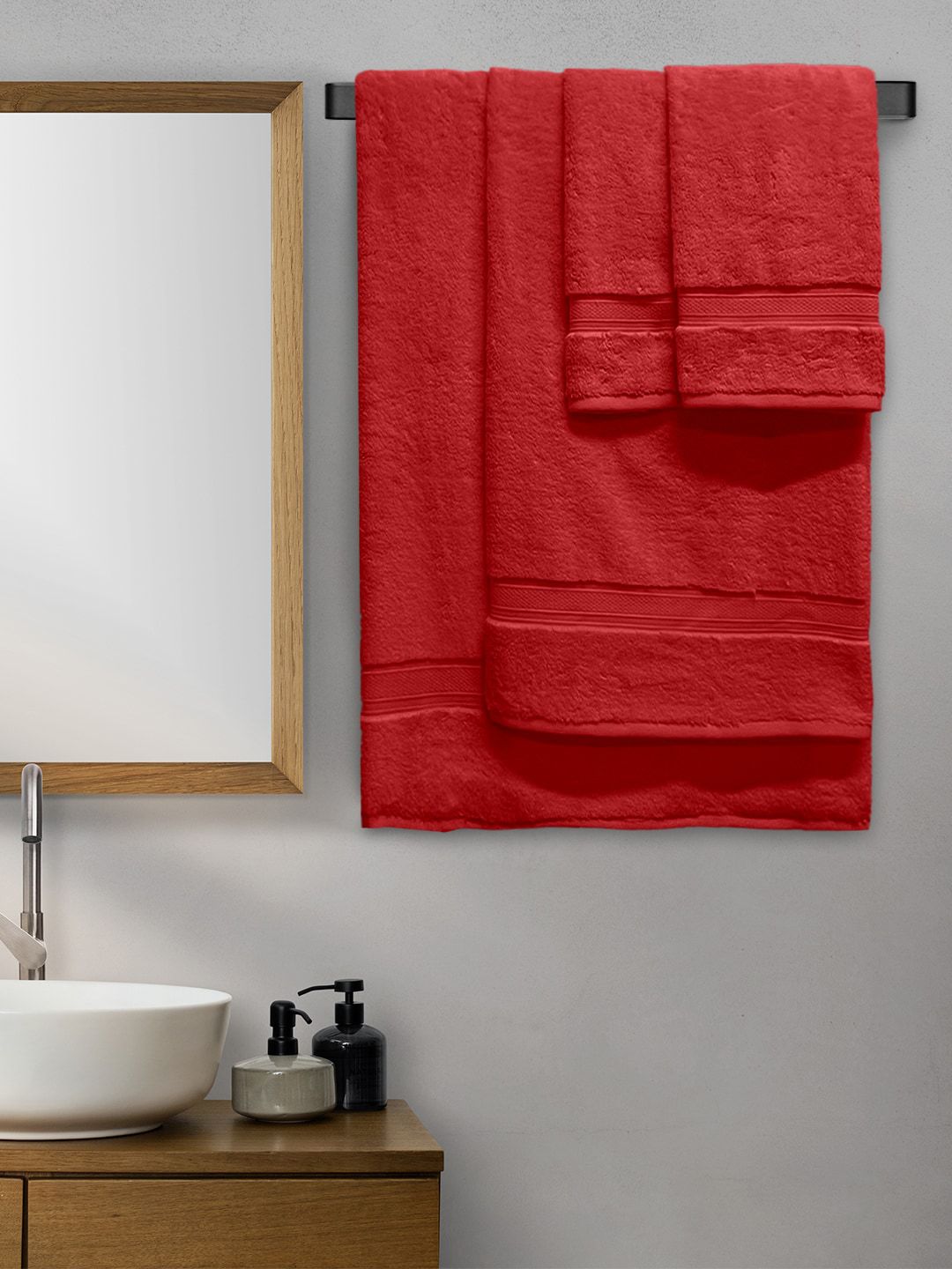 Aura Set Of 4 Red Solid 600 GSM Cotton Towel Set Price in India