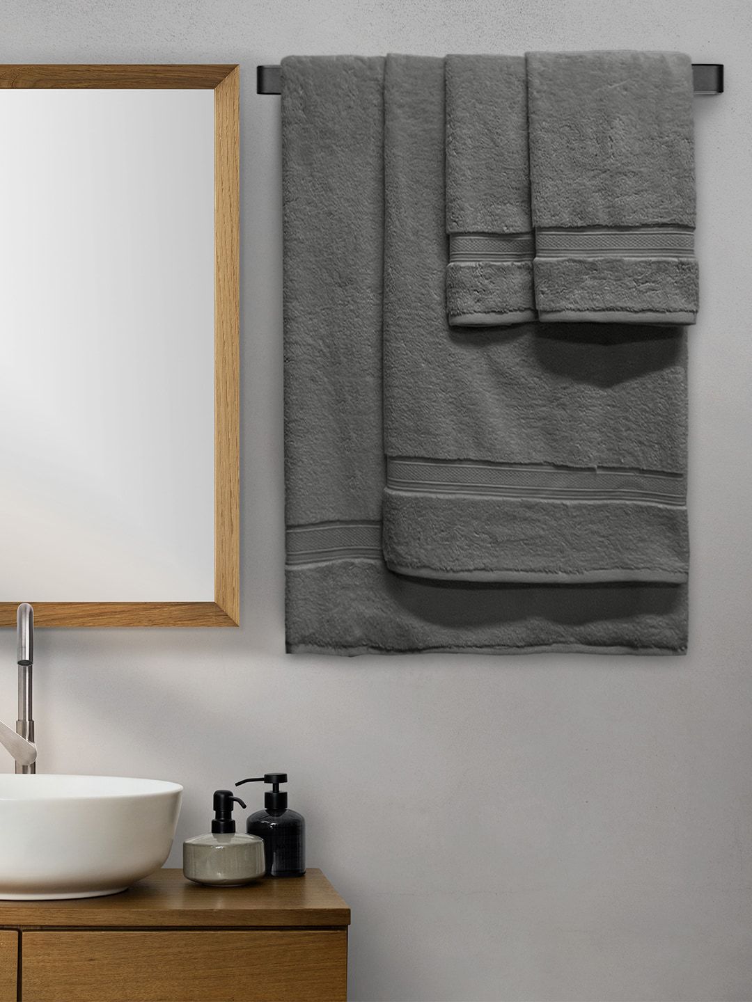Aura Set Of 4 Grey Solid 600 GSM Cotton Towel Set Price in India