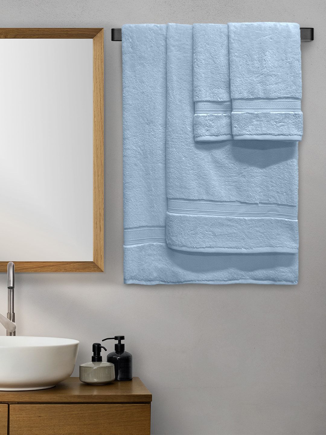 Aura Set Of 4 Blue Solid 600 GSM Cotton Towel Set Price in India