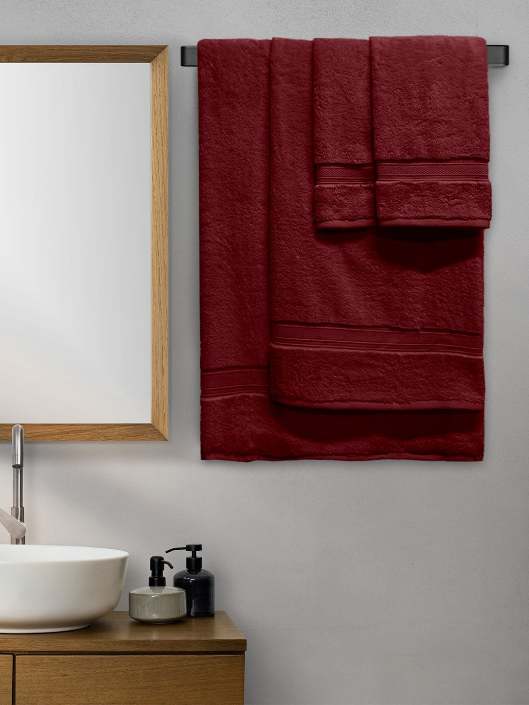 Aura Set Of 4 Maroon Solid 600 GSM Cotton Towel Set Price in India