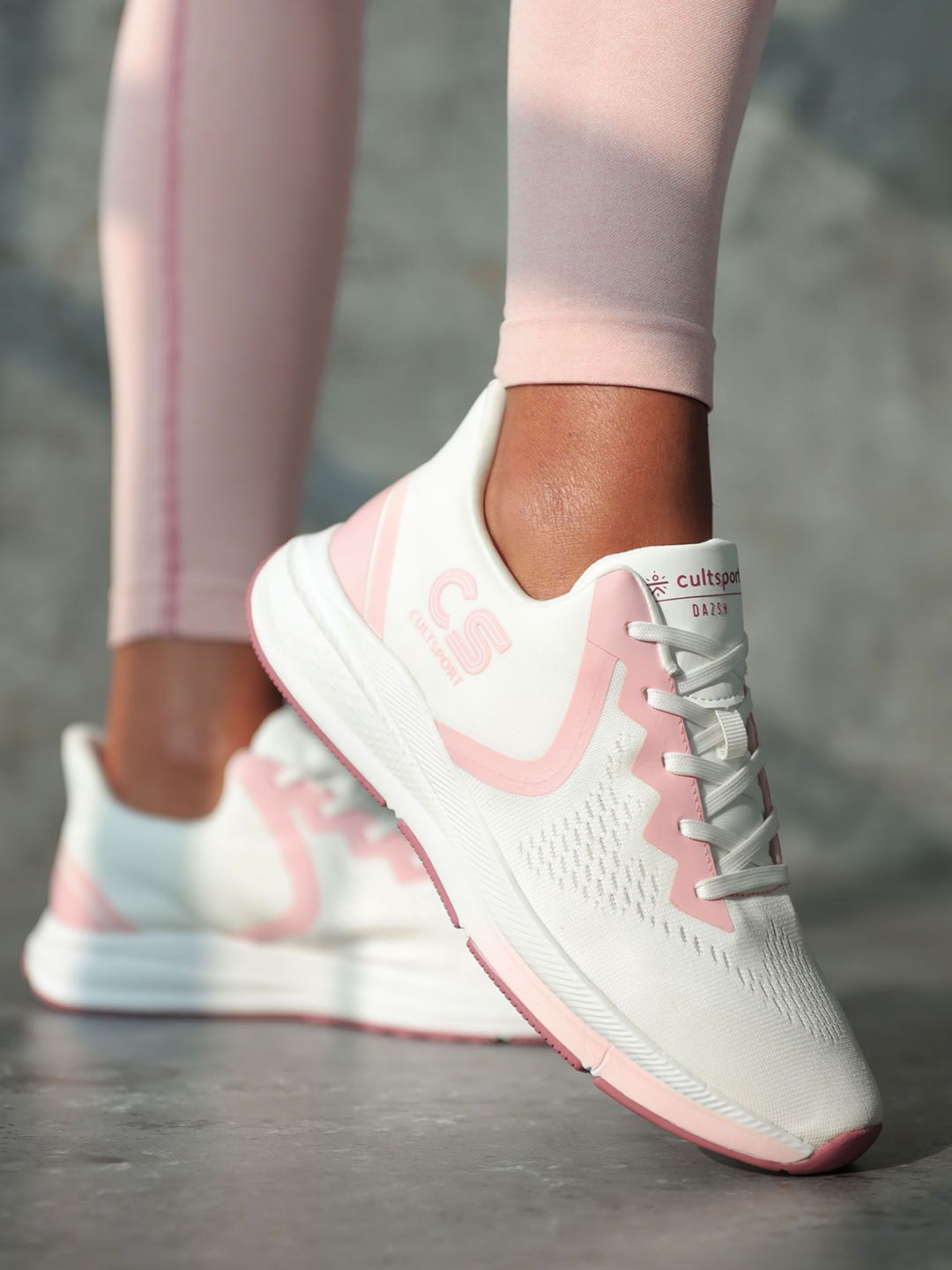 Cultsport Women White & Pink Dazsh Running Shoe Price in India