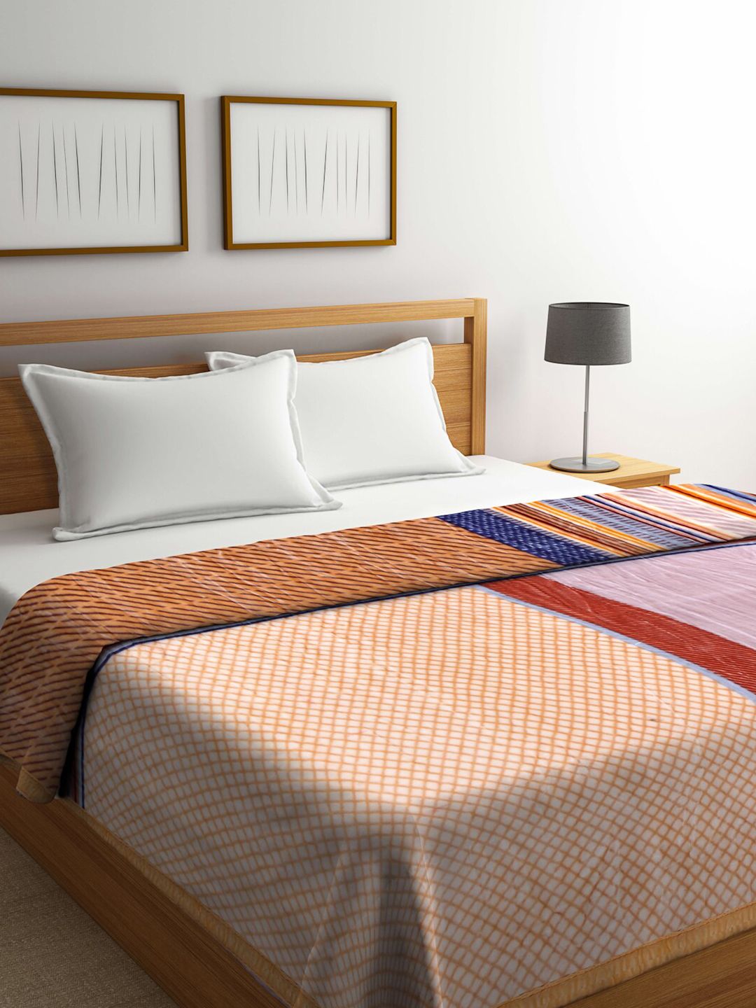 KLOTTHE Yellow & Orange Geometric Heavy Winter  850 GSM Double Bed Blanket Price in India