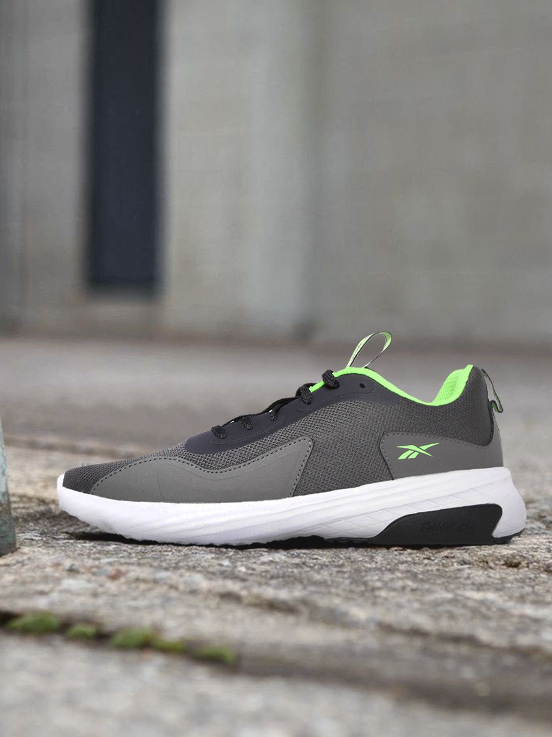 Reebok Men Charcoal Grey Woven Design Z Metro Edge MS Running Shoes