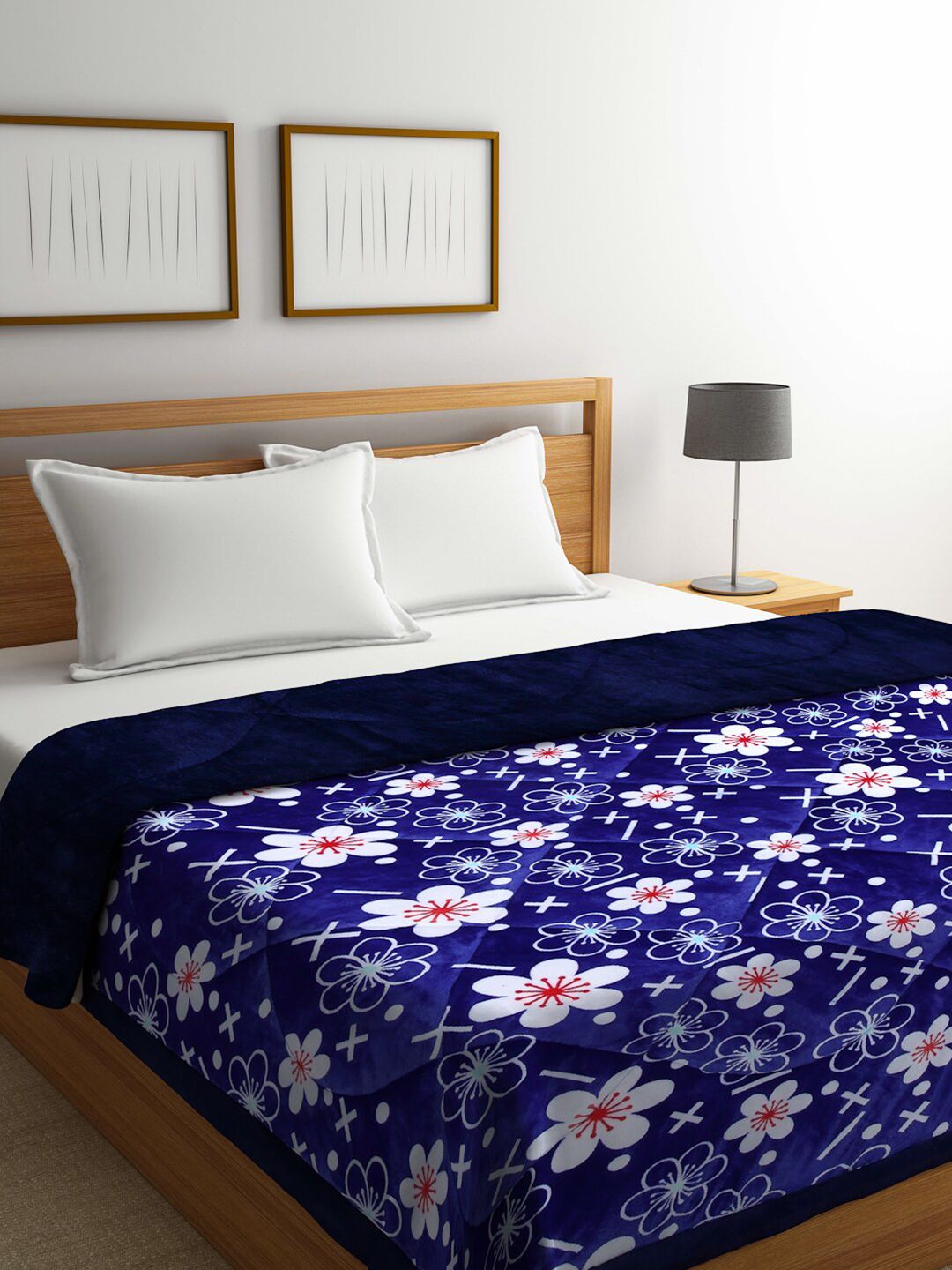 KLOTTHE Blue & White Floral Heavy Winter Double Bed Quilt Price in India