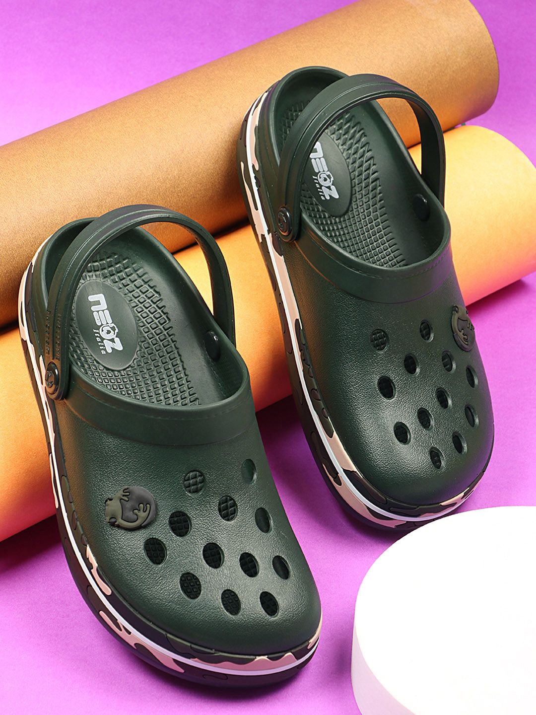 NEOZ Men Levirex Lightweight & Comfortable Grip & Bounce Less Pressure Clogs