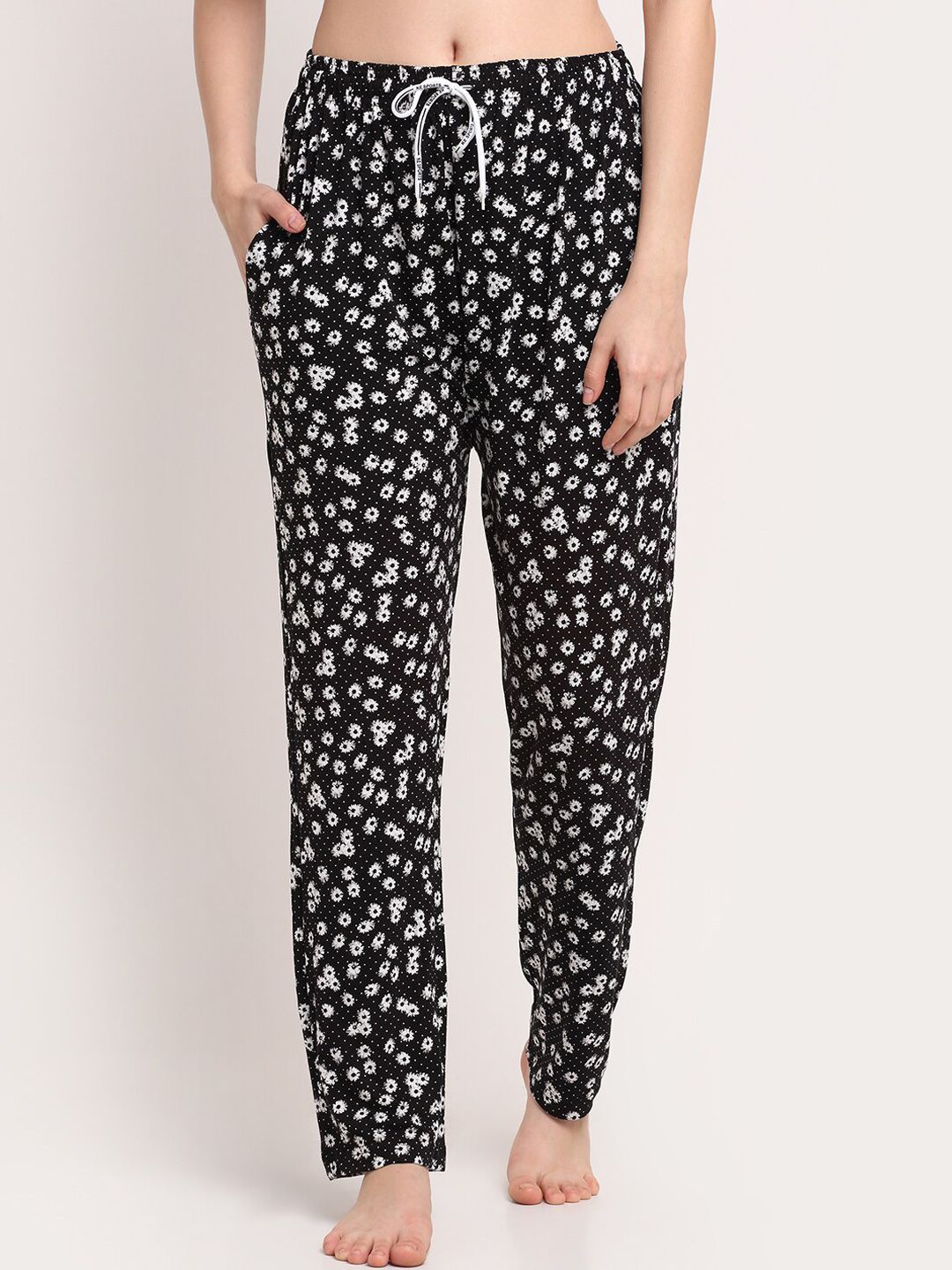 TAG 7 Women Black & White Floral Printed Lounge Pants Price in India