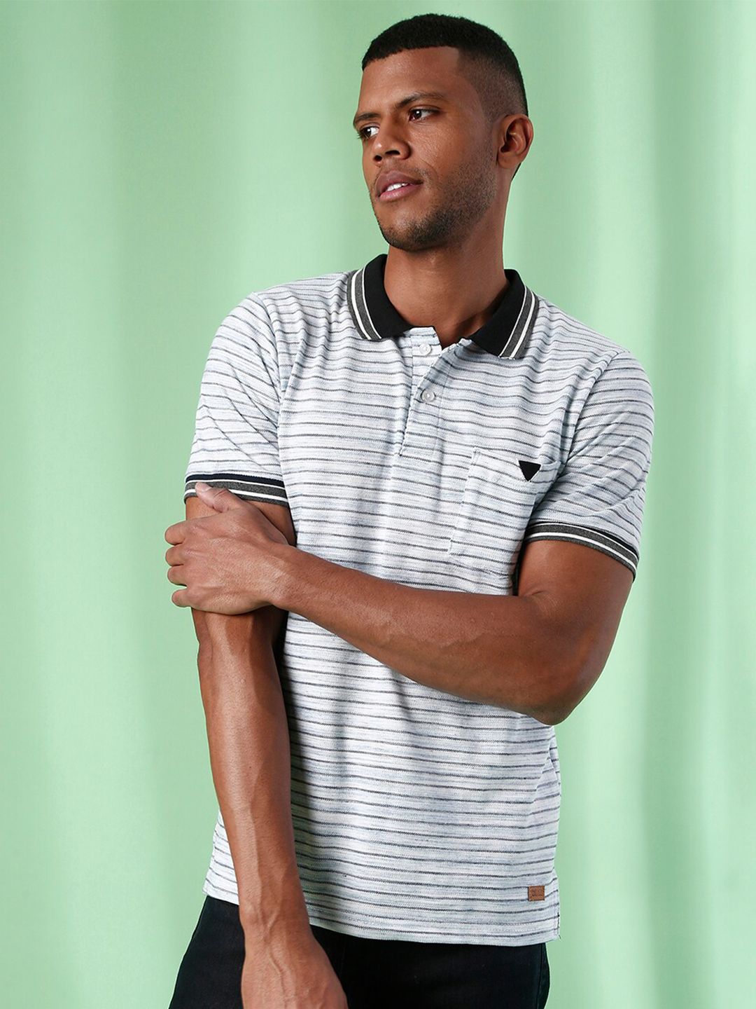 CAHOOT Men Grey Striped Pockets Outdoor T-shirt