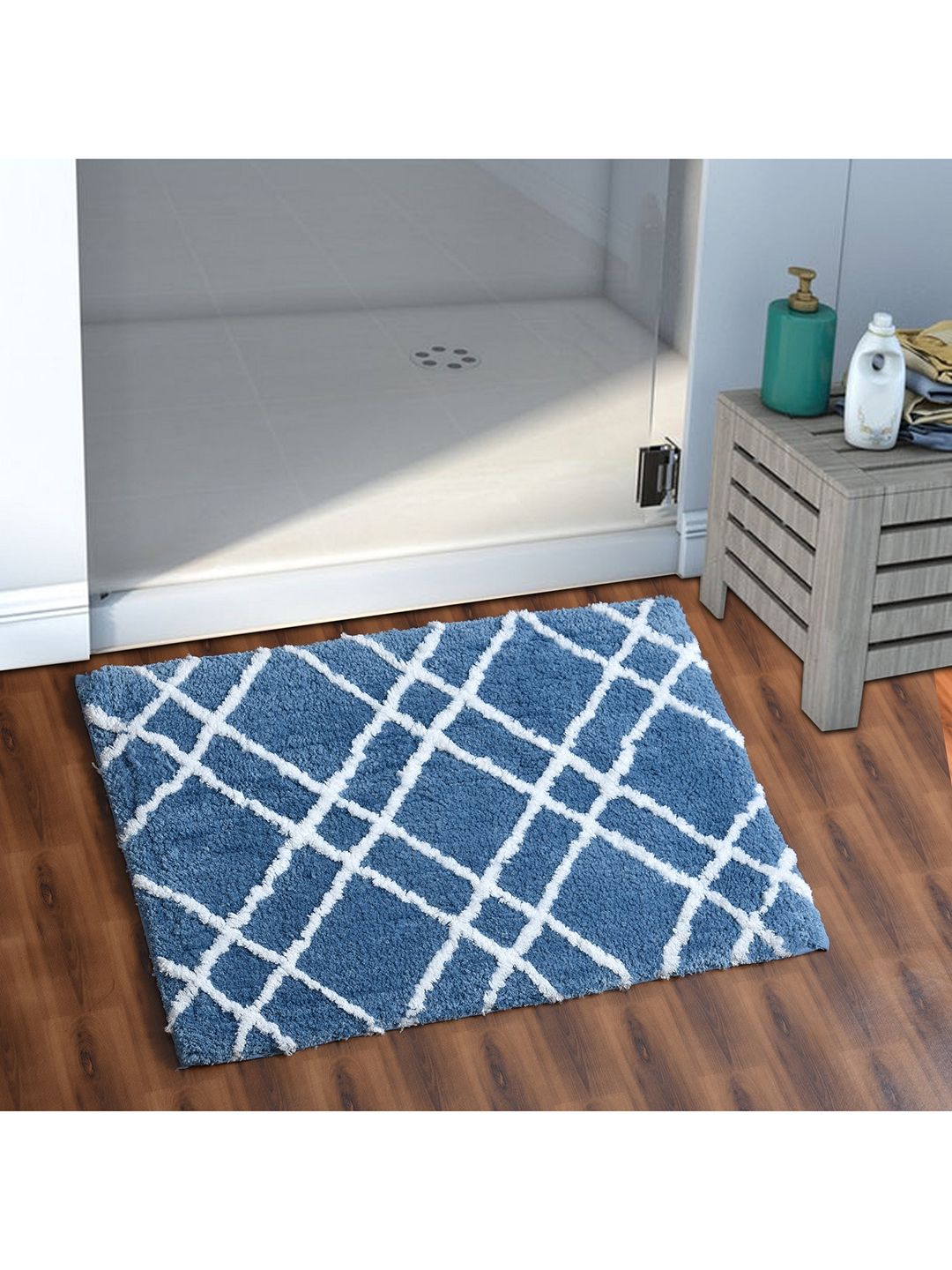 AEROHAVEN Blue & White Checked Anti-Skid Stain Resistant Microfiber Bath Mat Price in India