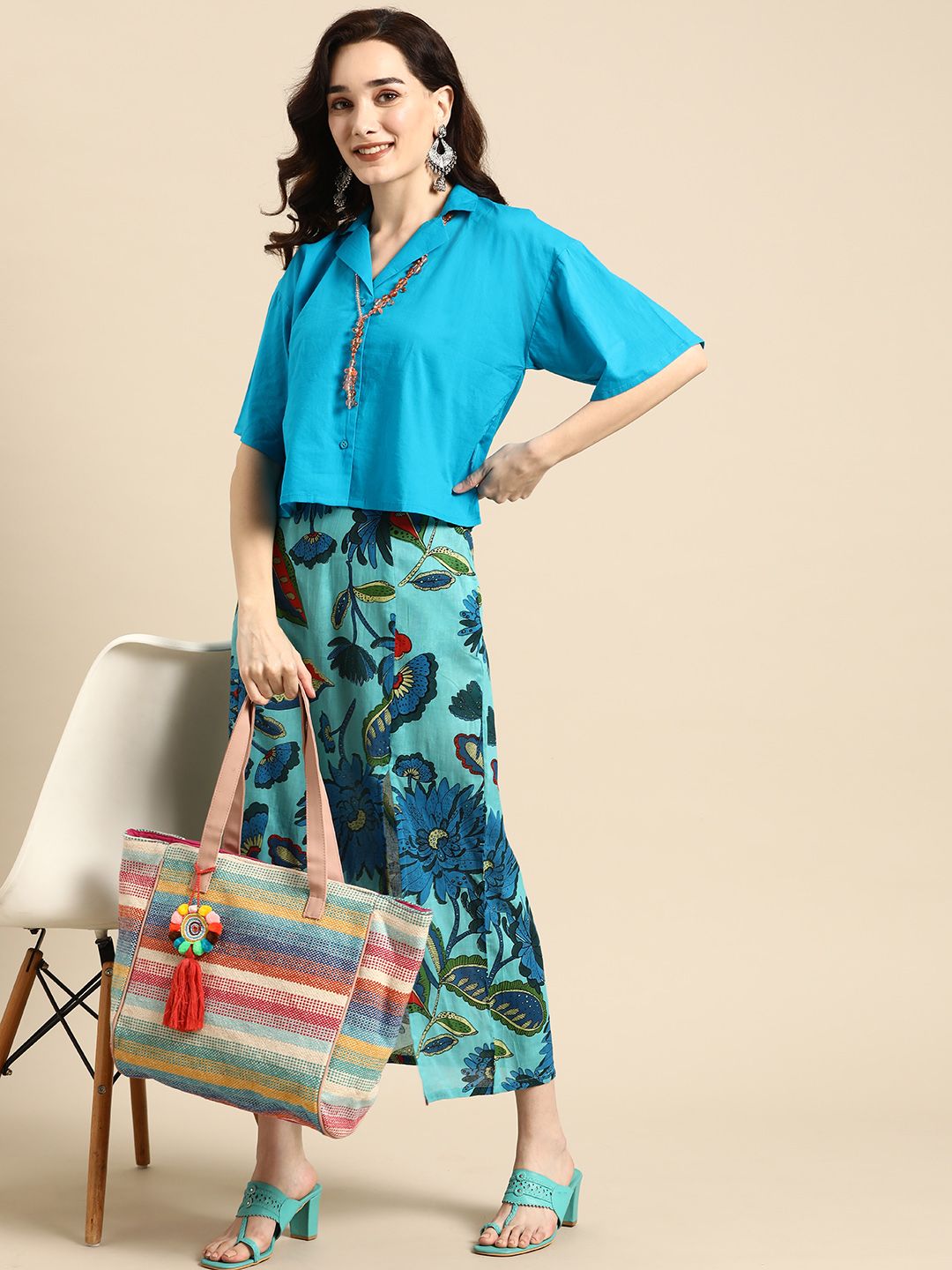 Sangria Women Blue & Green Floral Printed Top & Skirt Co-ords Price in India