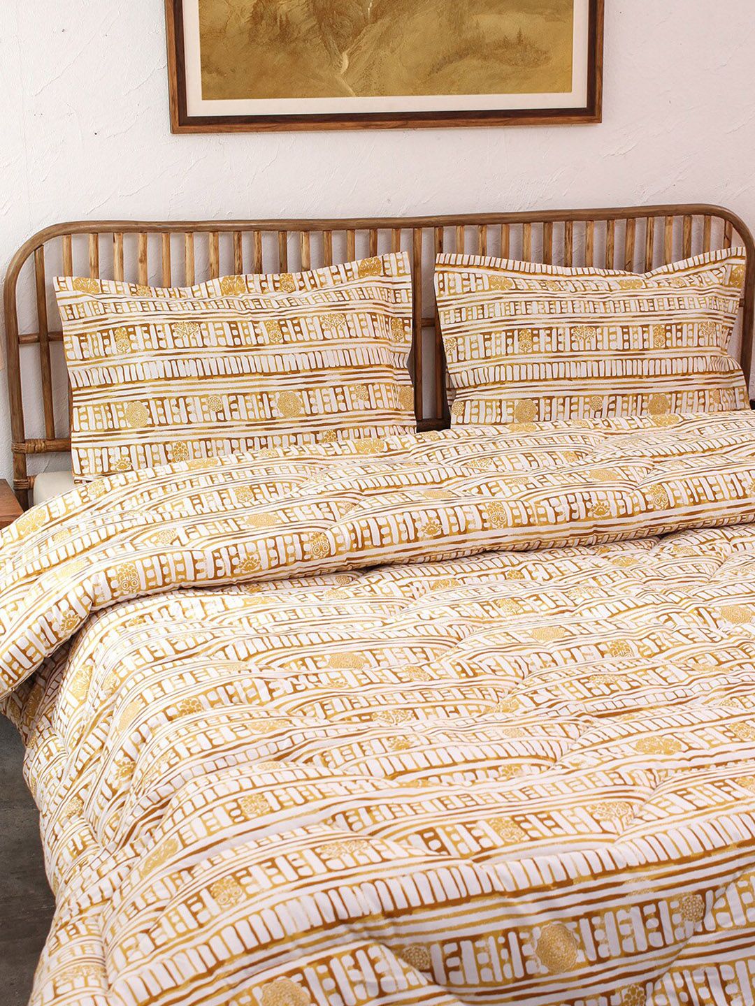 House This Yellow & White Heavy Winter 354 GSM Double Bed Comforter Price in India