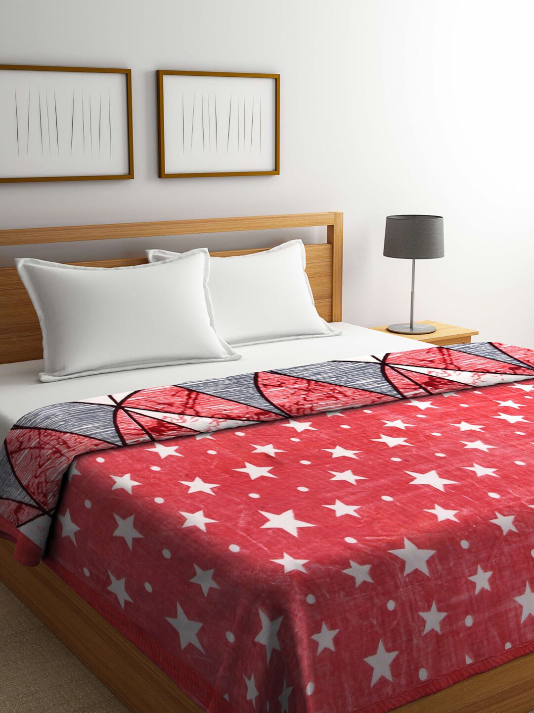 Arrabi Red & White Geometric Heavy Winter 1060 GSM Double Bed Blanket Price in India