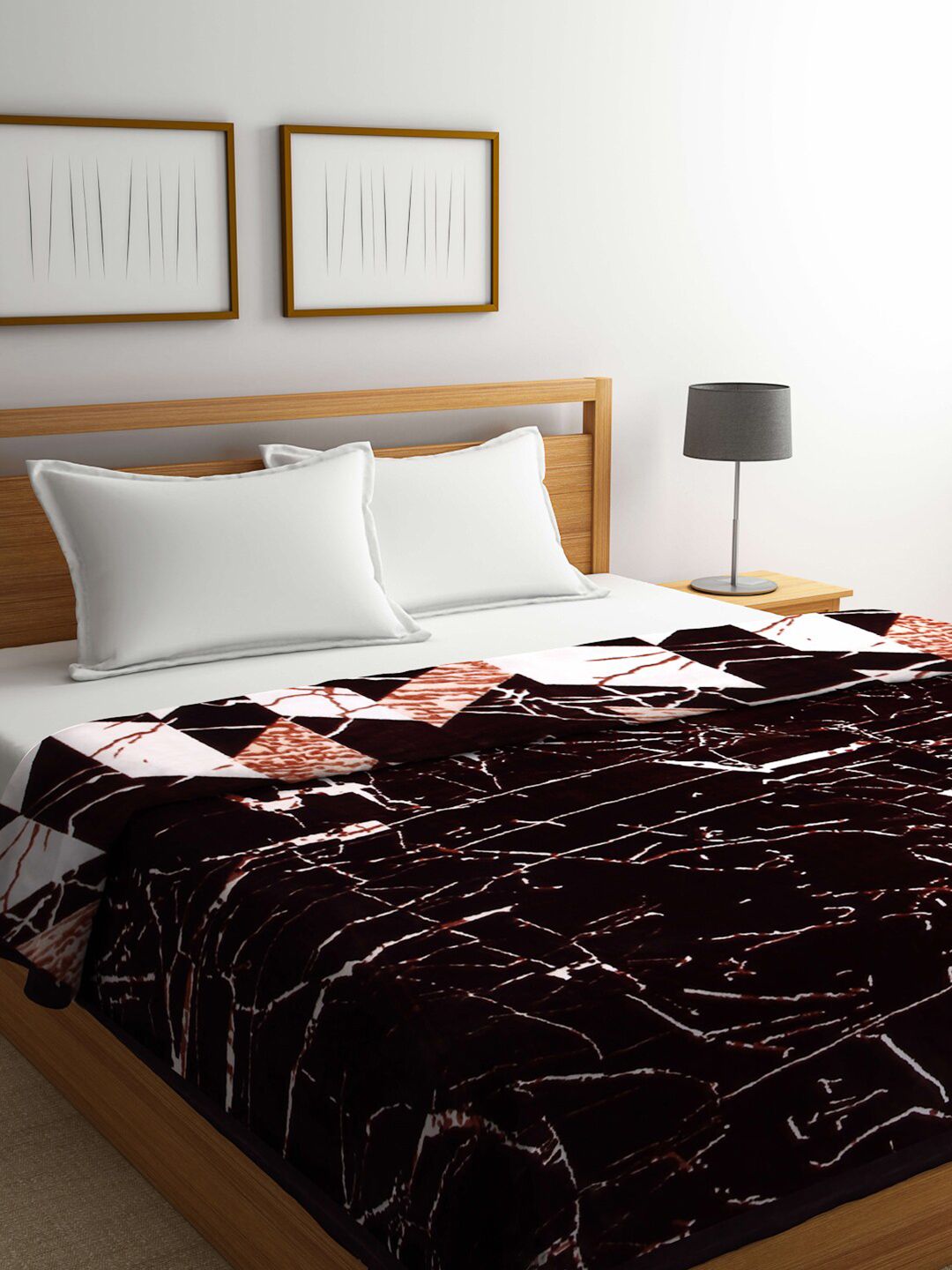 Arrabi Brown & White Heavy Winter Double Bed Blanket Price in India