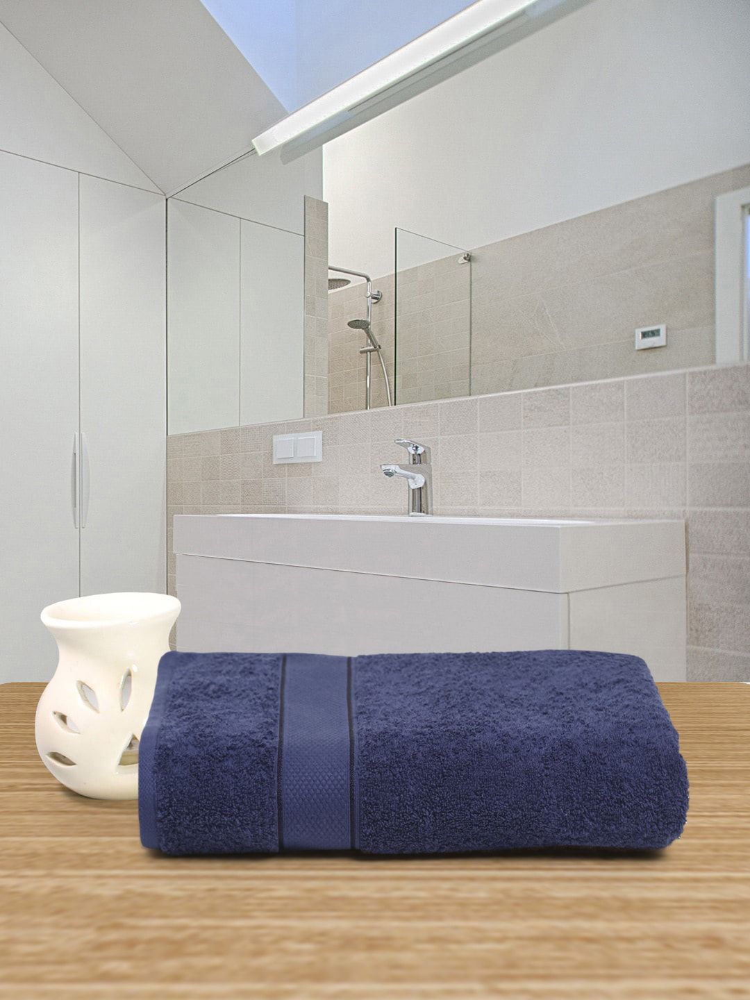 Creeva Navy Blue Solid 525 GSM Cotton Bath Towel Price in India