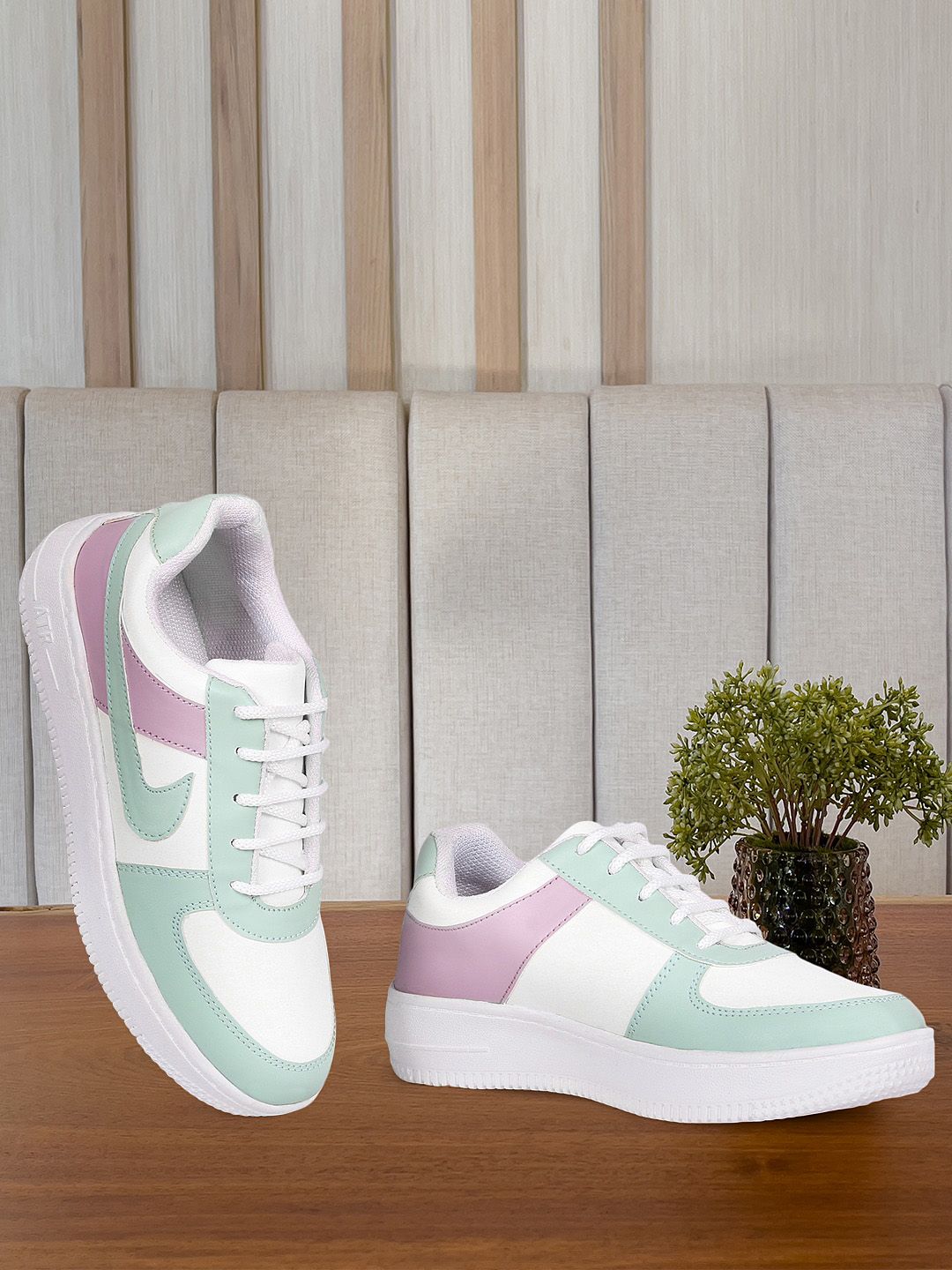 Bella Toes Women White & Green Colourblocked Sneakers Price in India