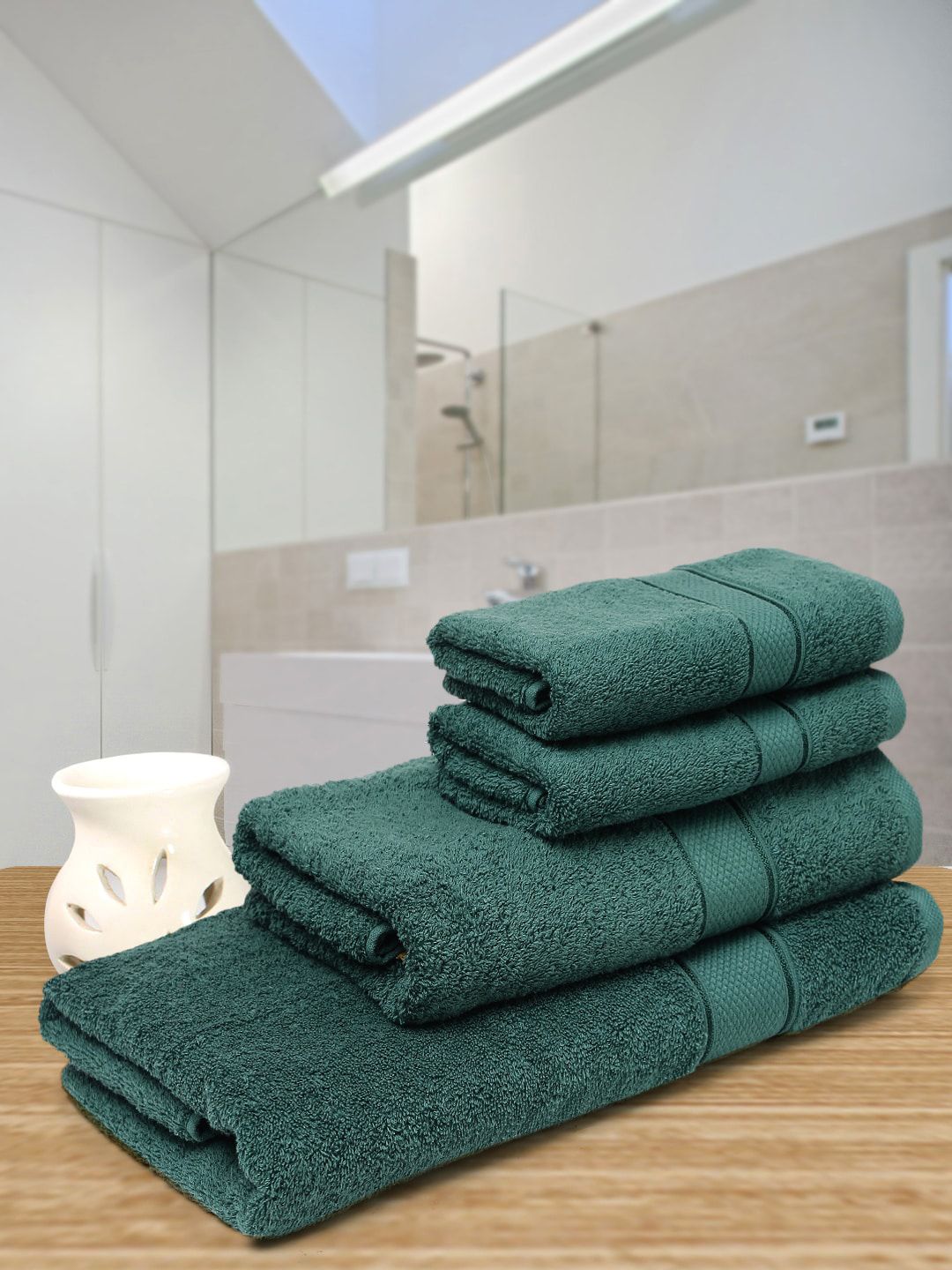 Creeva Green Solid 525 GSM 4 Pc Towel Set Price in India