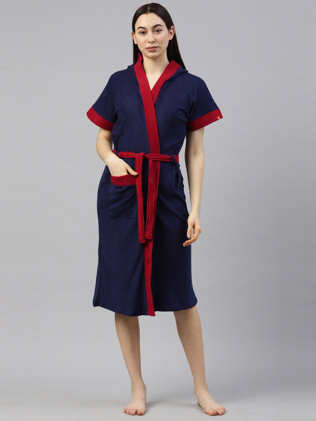 GOLDSTROMS Women Navy-Blue & Red Solid Bath Robe Price in India