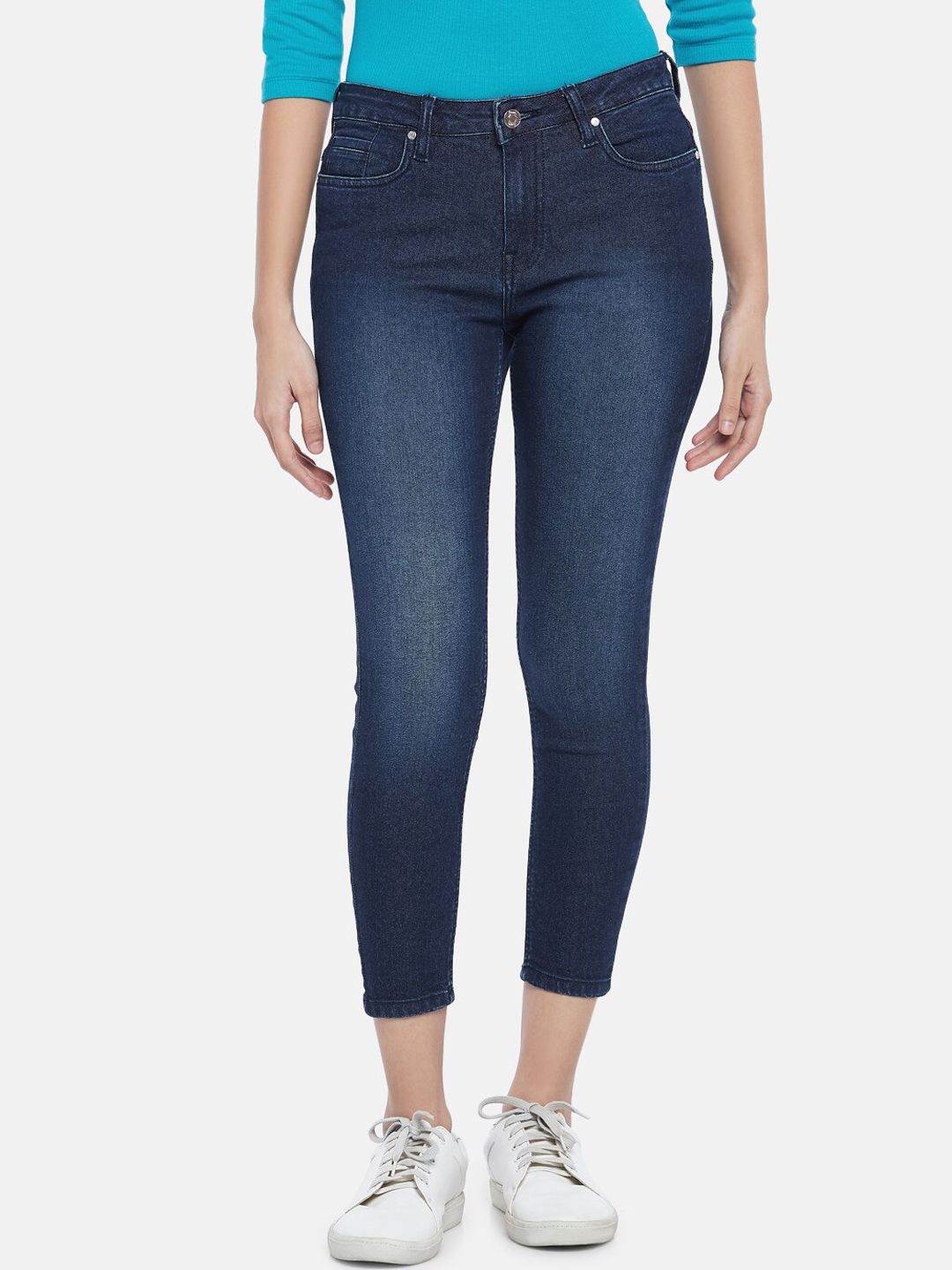 People Women Blue Slim Fit Light Fade Jeans Price in India