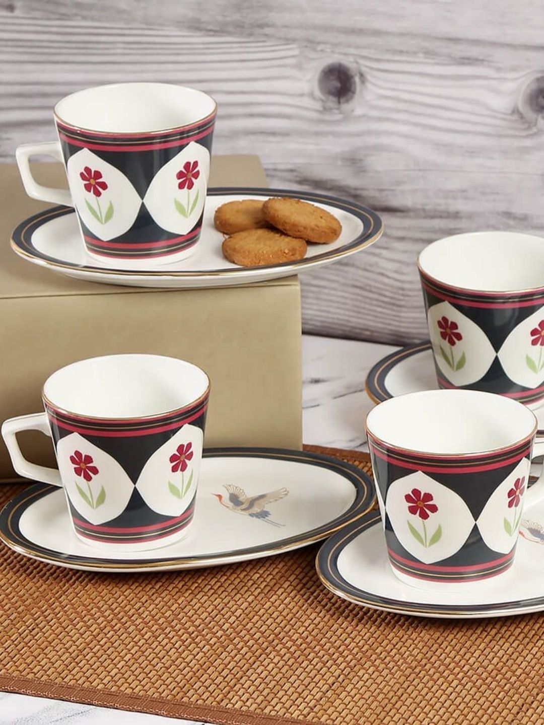 India Circus Black & White Floral Printed Set of 6 Ceramic Glossy Cups and Saucers Price in India