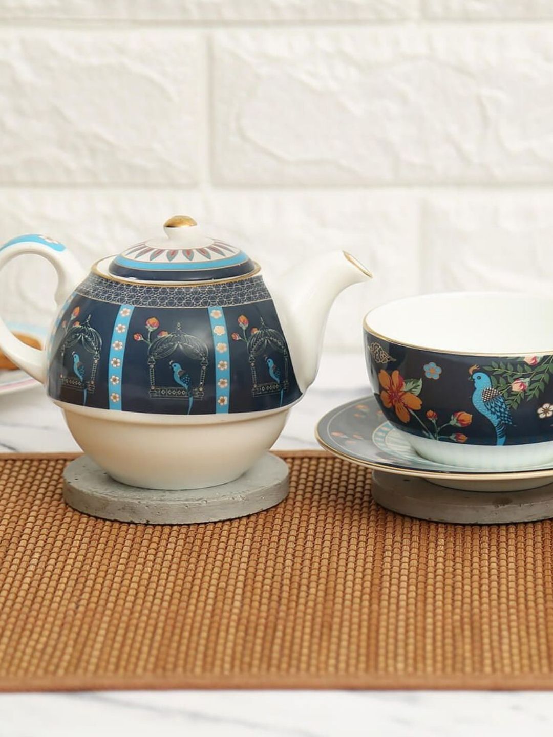 India Circus Blue & White Floral Printed Ceramic Glossy Kettle Set For One Price in India