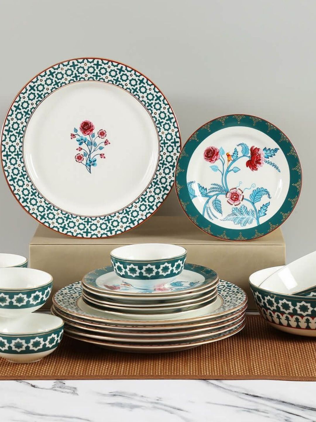 India Circus White & Green 20 Pieces Floral Printed Ceramic Glossy Dinner Set Price in India