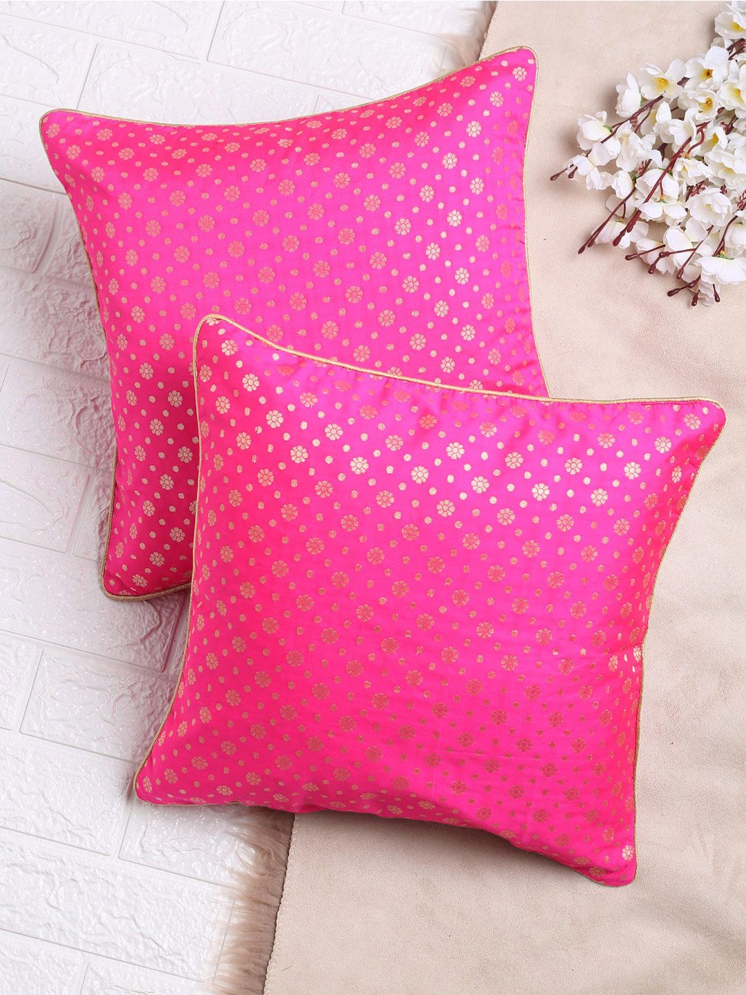SAKA DESIGNS Magenta & Gold-Toned Set of 2 Floral Square Cushion Covers Price in India