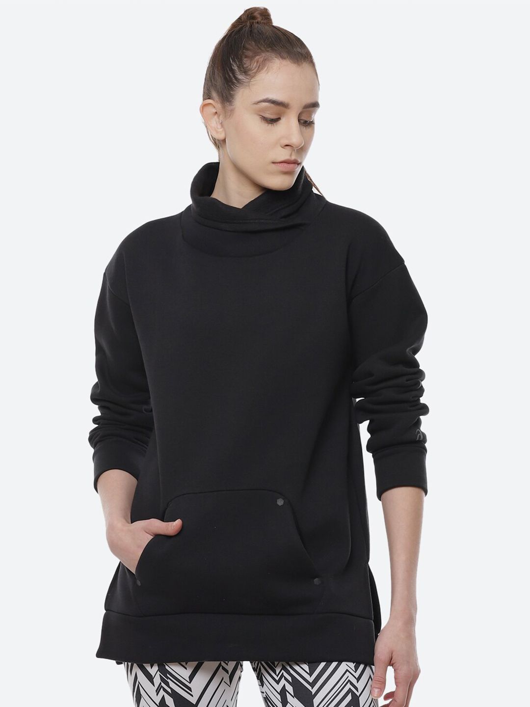 ASICS Women Black Solid Turtle Neck Longline Sweatshirt W THERMAL TECH Price in India