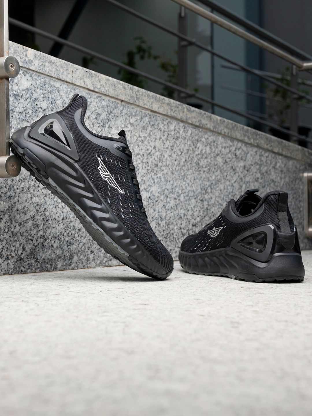 しょつ Buy Red Tape Men Black Mesh Walking Shoes - Sports Shoes for Men