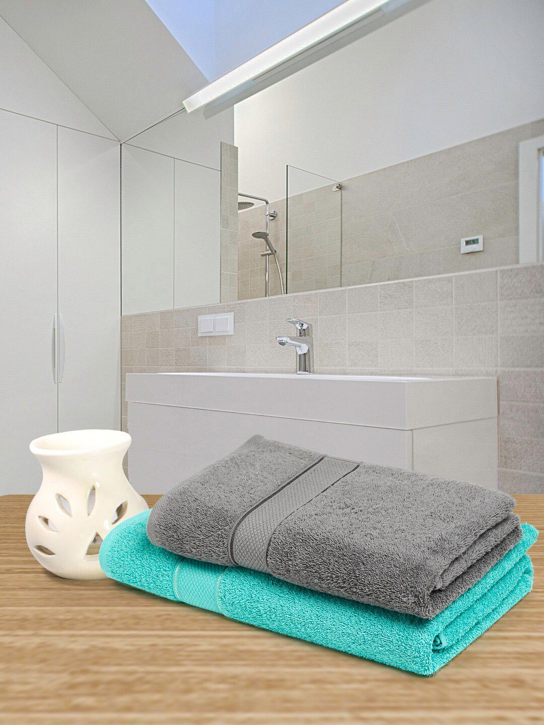 Creeva Unisex Sea Green & Grey Set Of 2 Solid 525 GSM Bath Towels Price in India