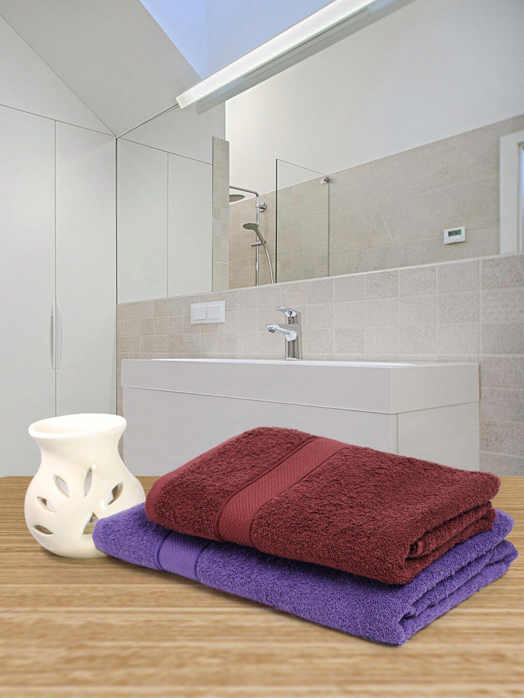 Creeva Set of 2 Violet & Burgundy Cotton 525 GSM Bath Towels Price in India