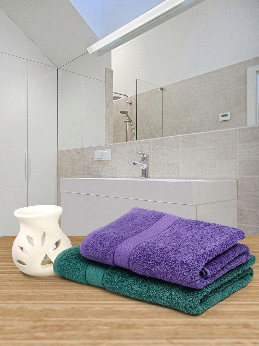 Creeva Unisex Green & Violet Set Of 2 Solid 525 GSM Bath Towels Price in India