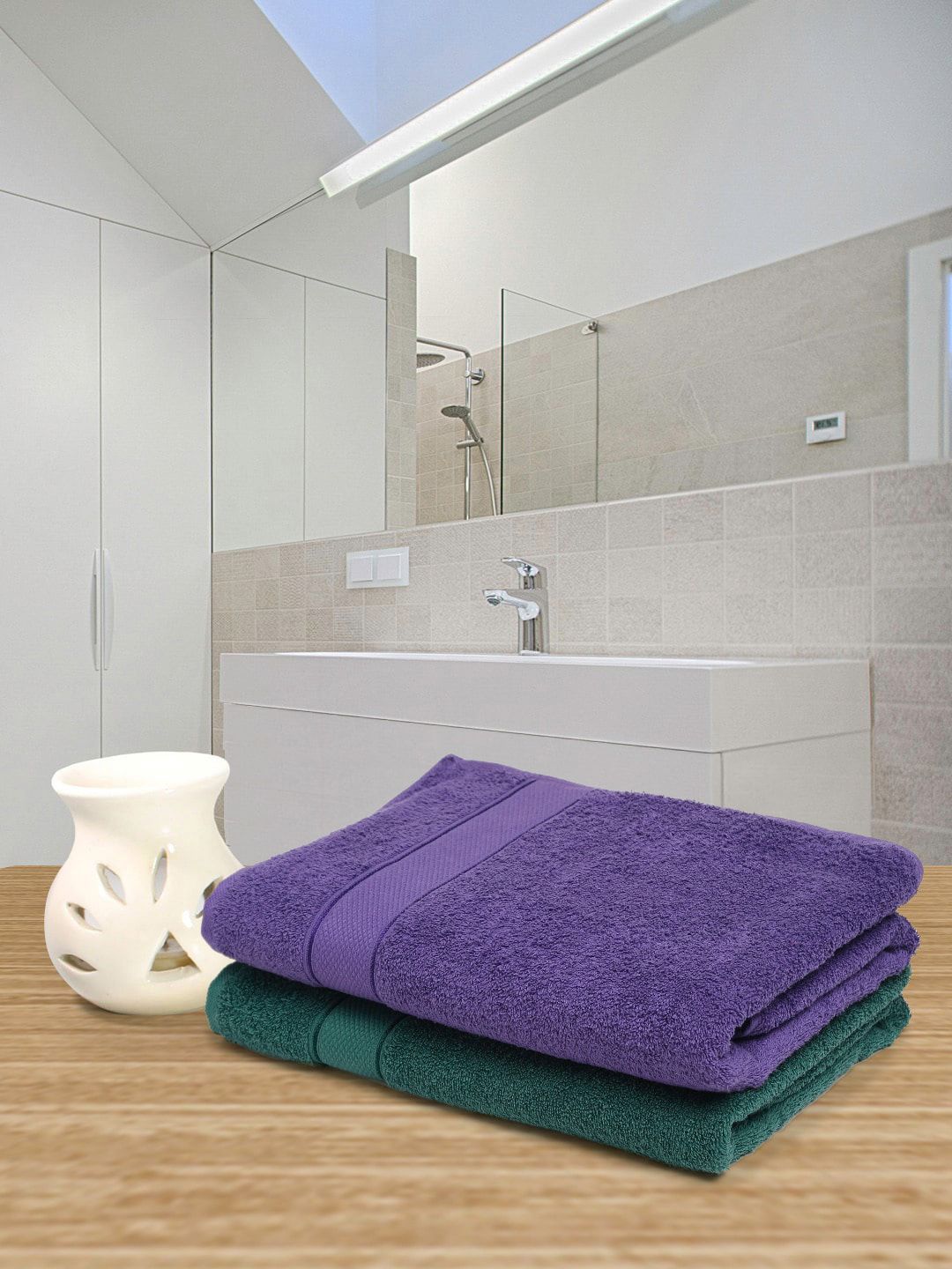 Creeva Unisex Green & Violet Set Of 2 Solid 525 GSM Bath Towels Price in India