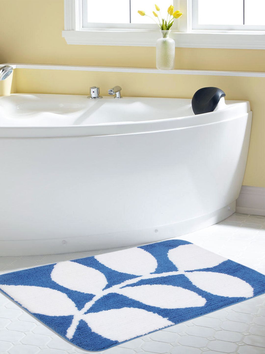 Saral Home Blue & White Rectangular Bath Rug Price in India