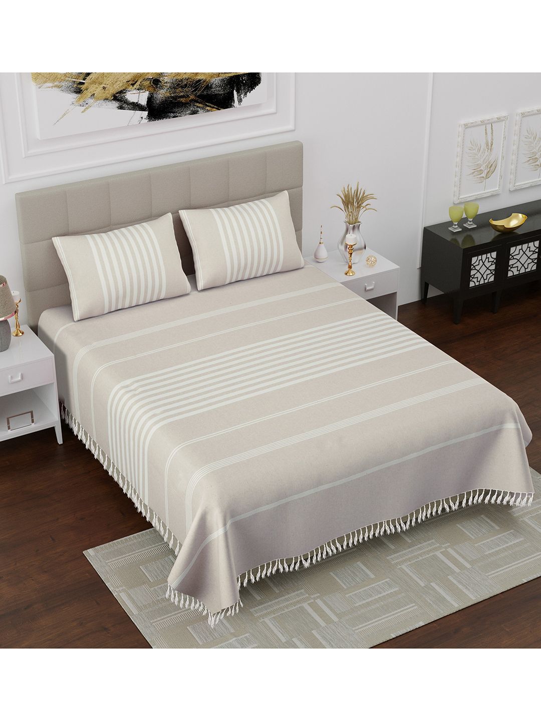 Varde Beige & White Geometric 160 TC King Bedsheet with 2 Pillow Covers Price in India