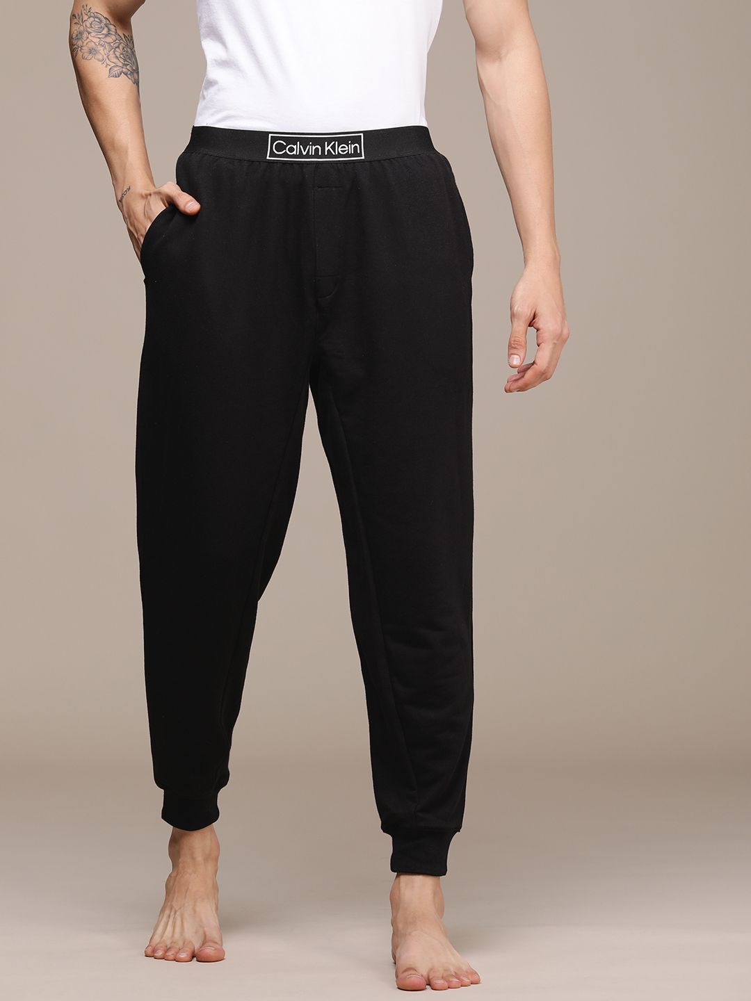 Calvin Klein Underwear Men Black Solid Mid Rise Joggers