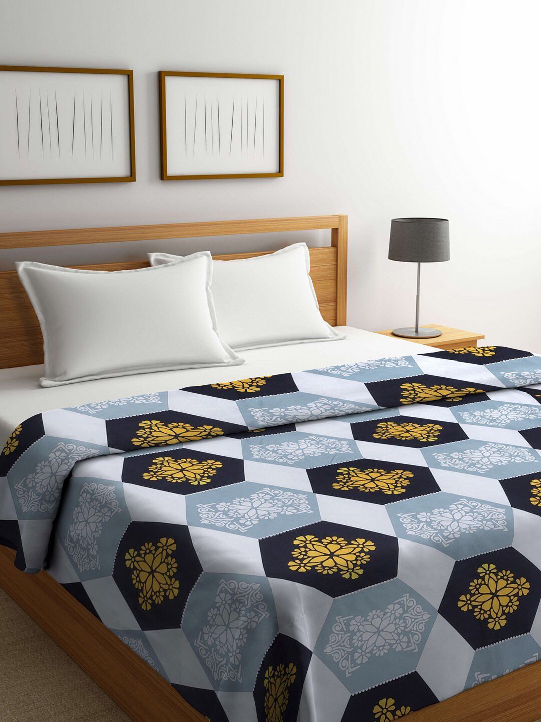 Arrabi Blue Geometric 950 GSM Double Bed Comforter Price in India