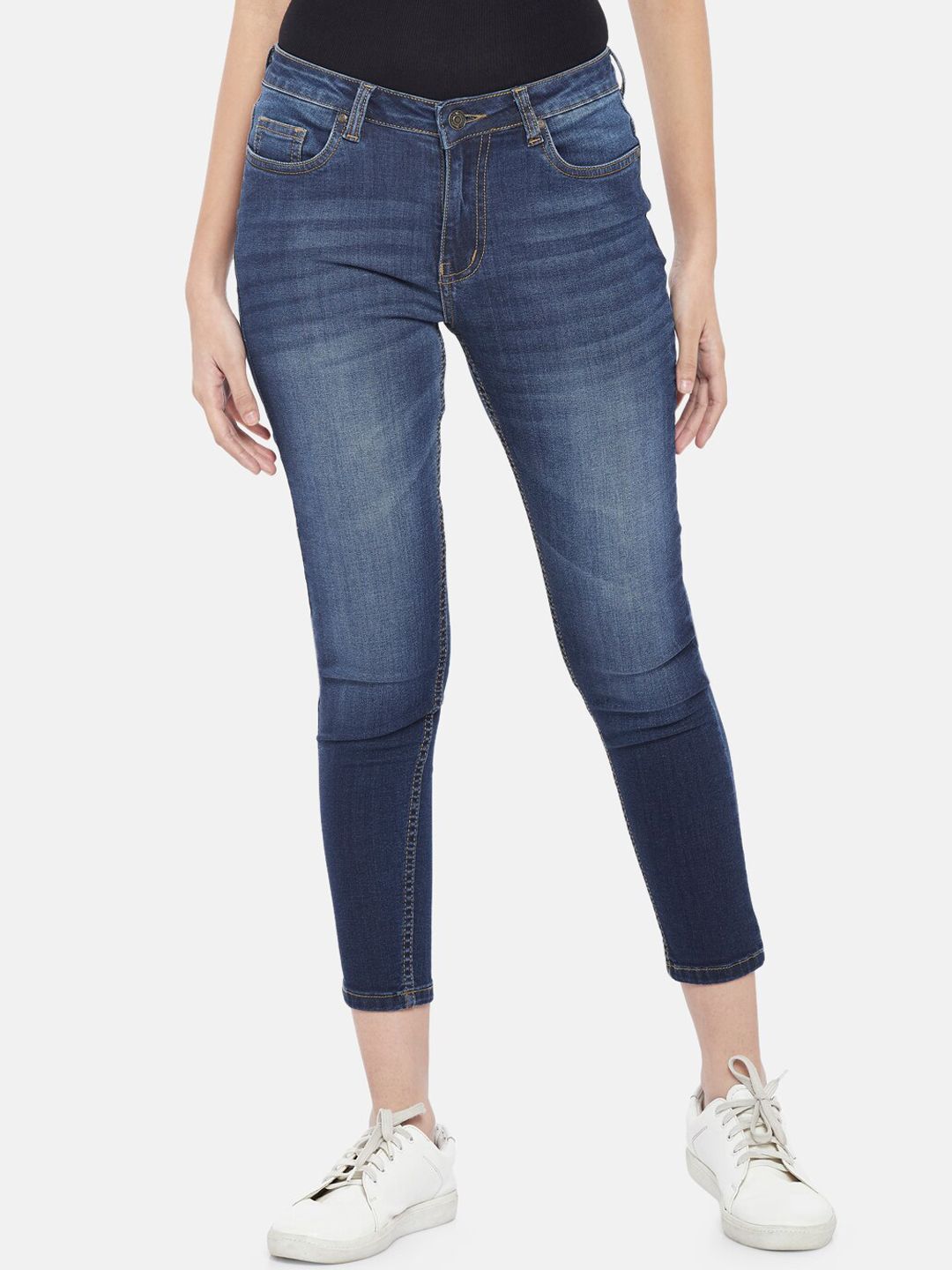 People Women Blue Slim Fit Light Fade Jeans Price in India