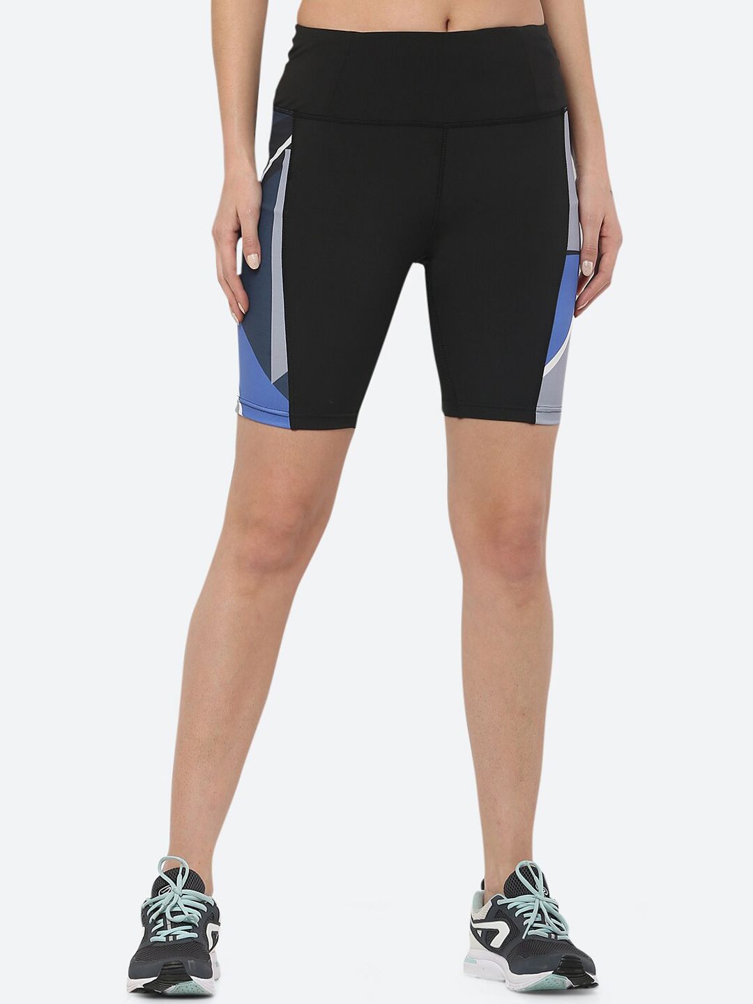 FITLEASURE Women Black Colourblocked Cycling Sports Shorts Price in India