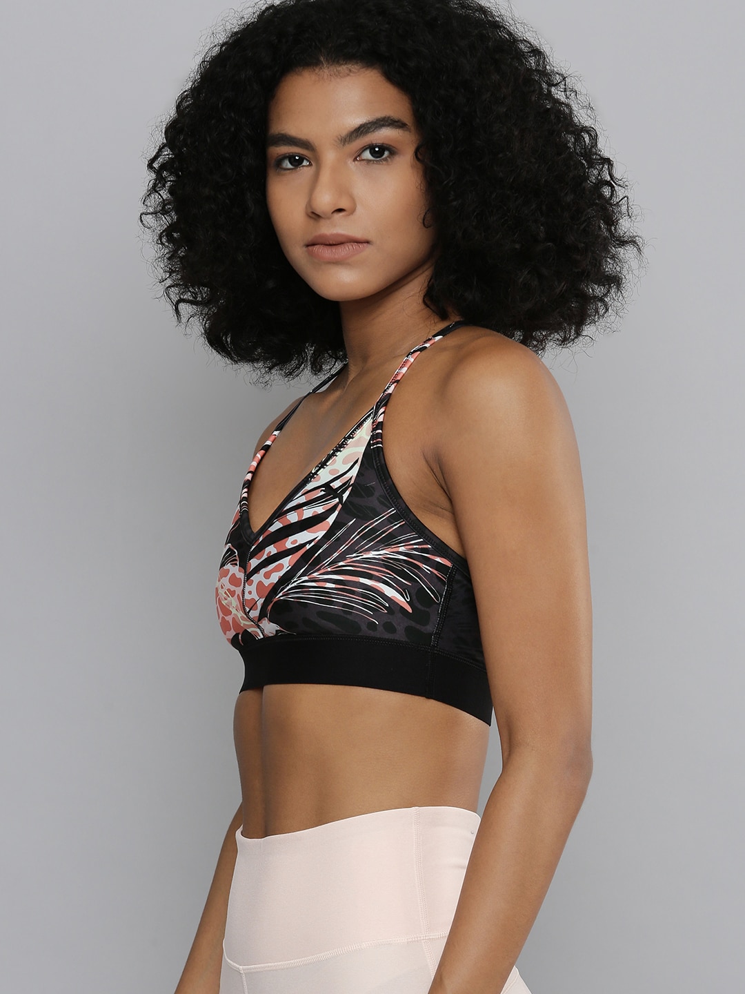 Puma Women Black & Multicoloured Abstract Lightly Padded Sports Training Bra Price in India