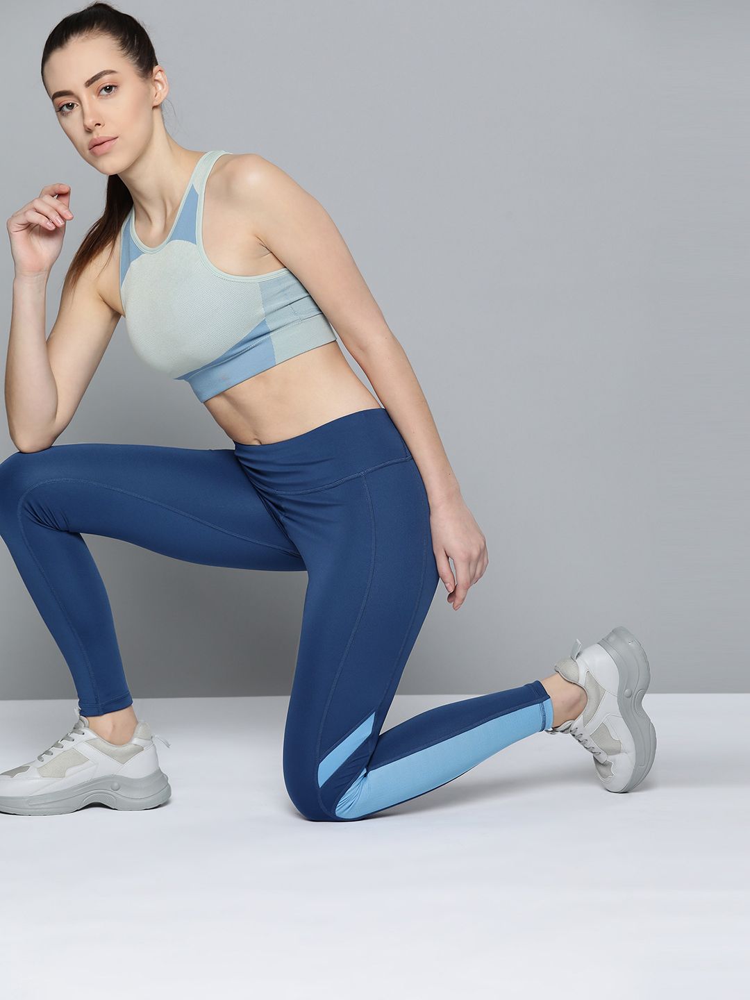 Reebok Women Blue Solid Workout Speedwick Mesh Tights Price in India