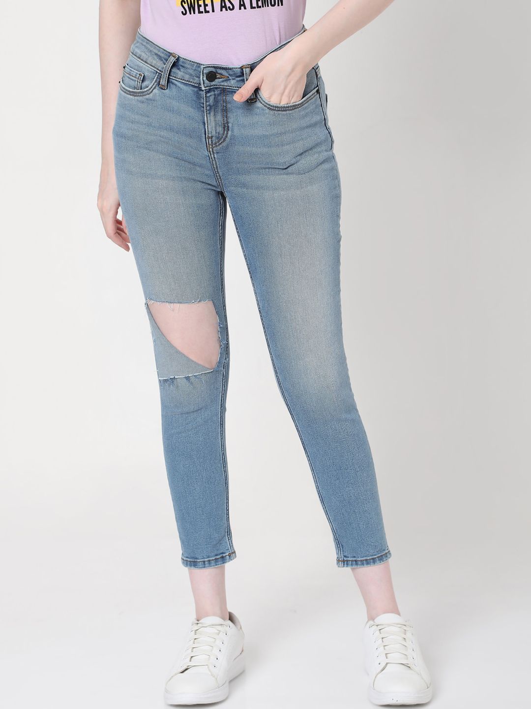 Vero Moda Women Blue Skinny Fit Low Distressed Light Fade Jeans Price in India