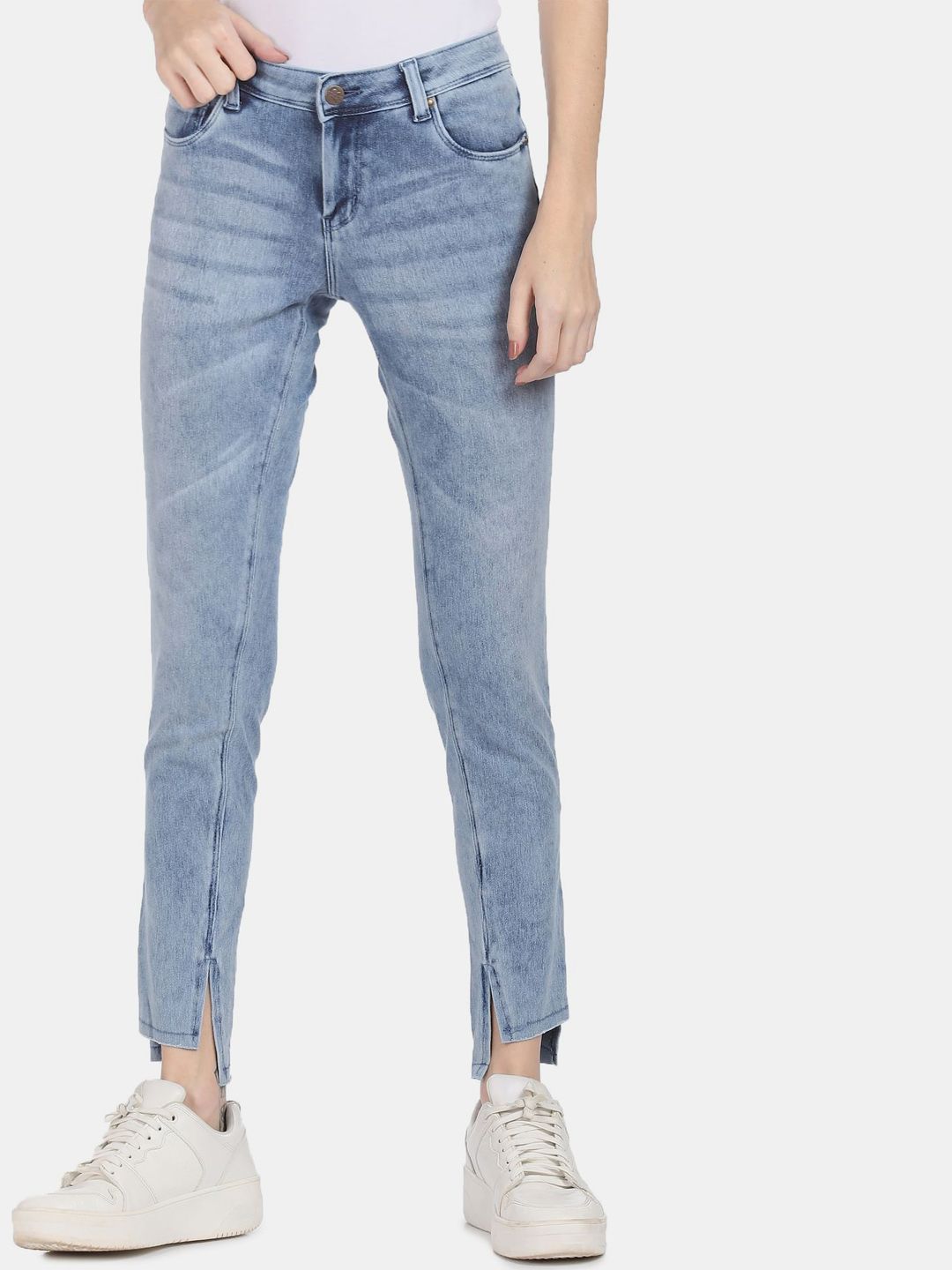 Cherokee Women Blue Heavy Fade Jeans Price in India