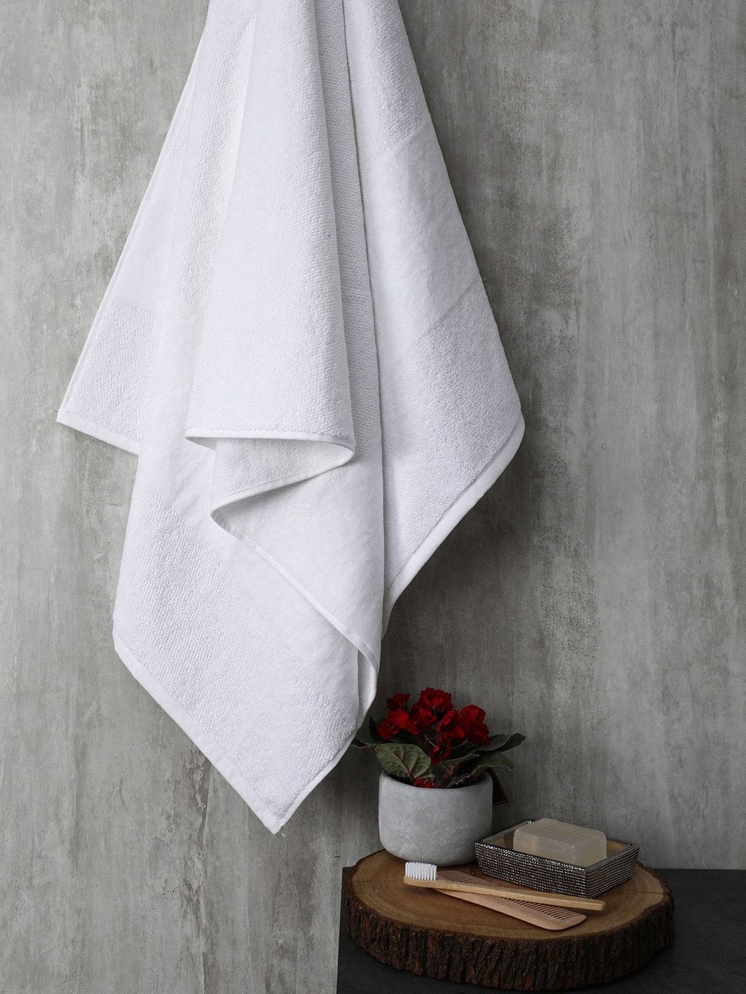 Pure Home and Living White Solid Cotton 550 GSM Bath Towel Price in India