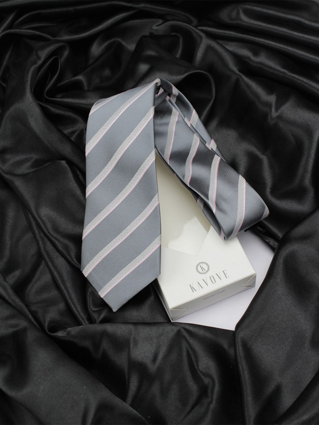Kavove Men Grey & Pink Striped Broad Tie