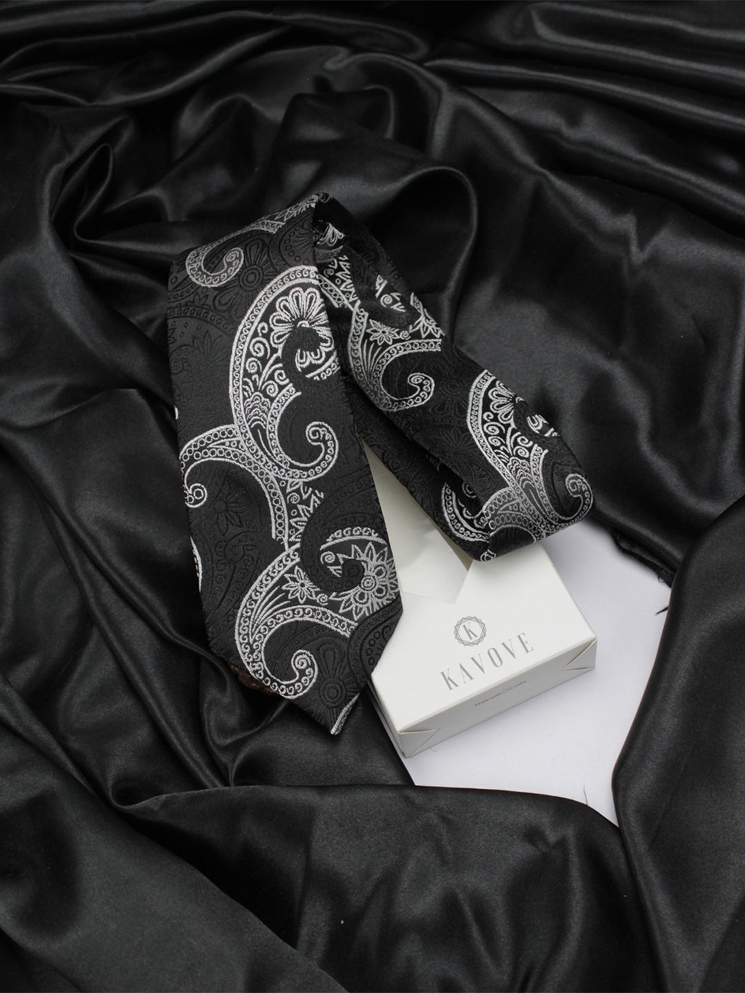 Kavove Men Black & White Paisley Printed Broad Tie