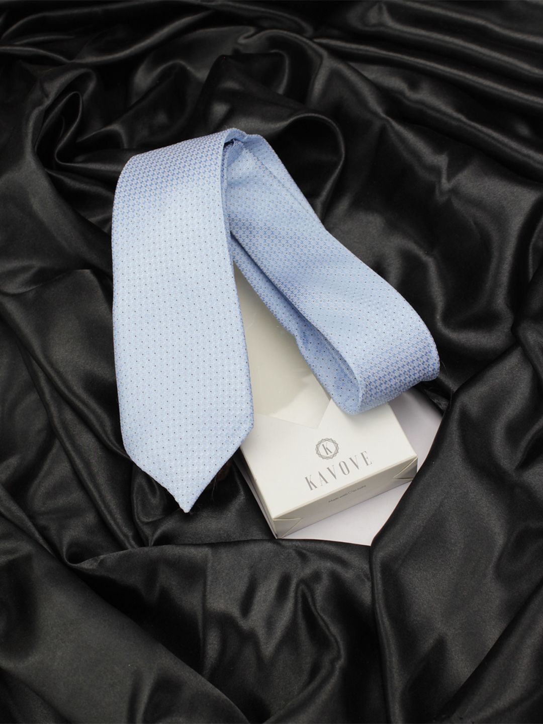 Kavove Men Blue Woven Design Broad Tie